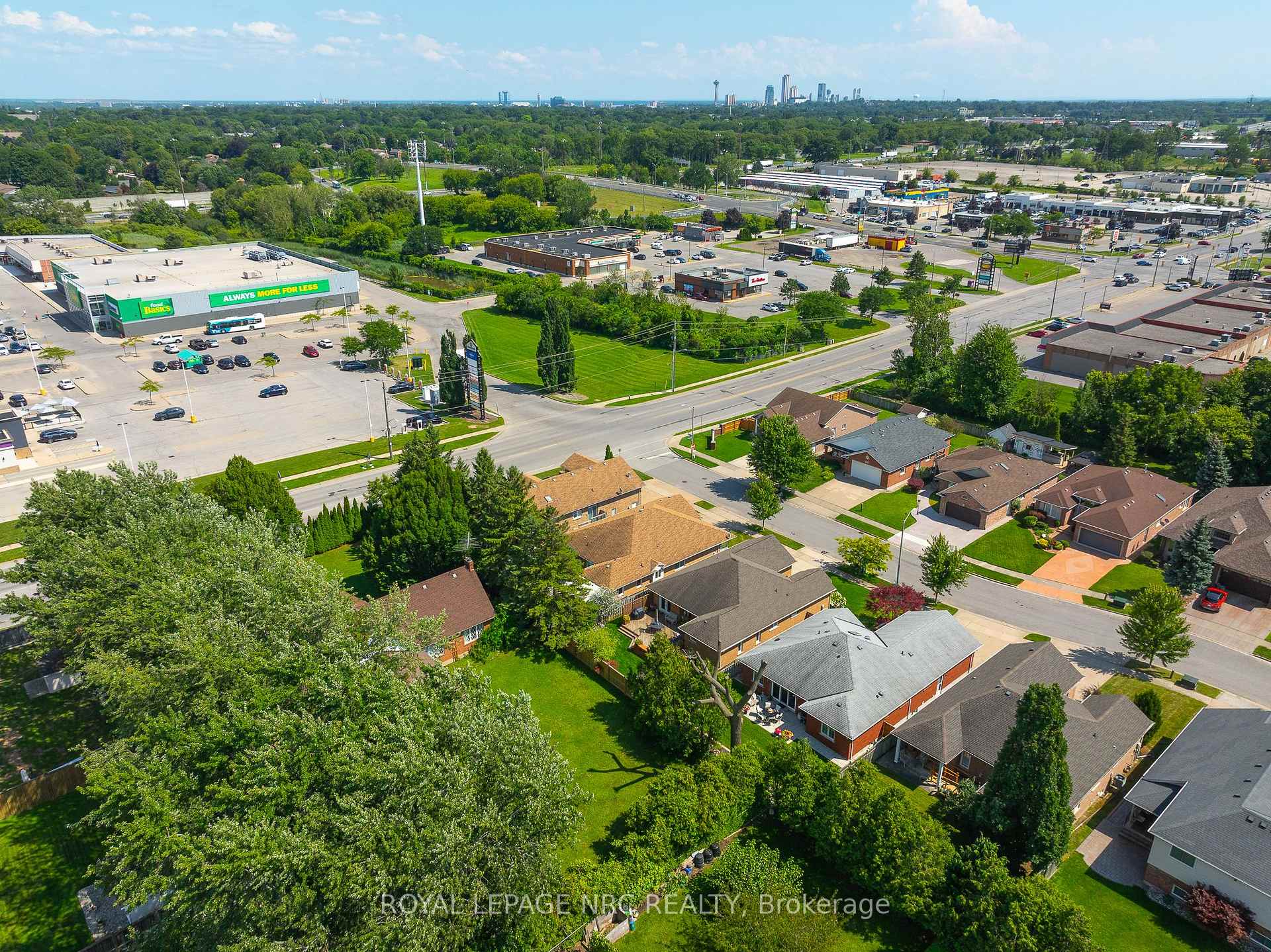 Photo 41 of 7621 Cameron Court, Niagara Falls, Mt. Carmel — HOMEH