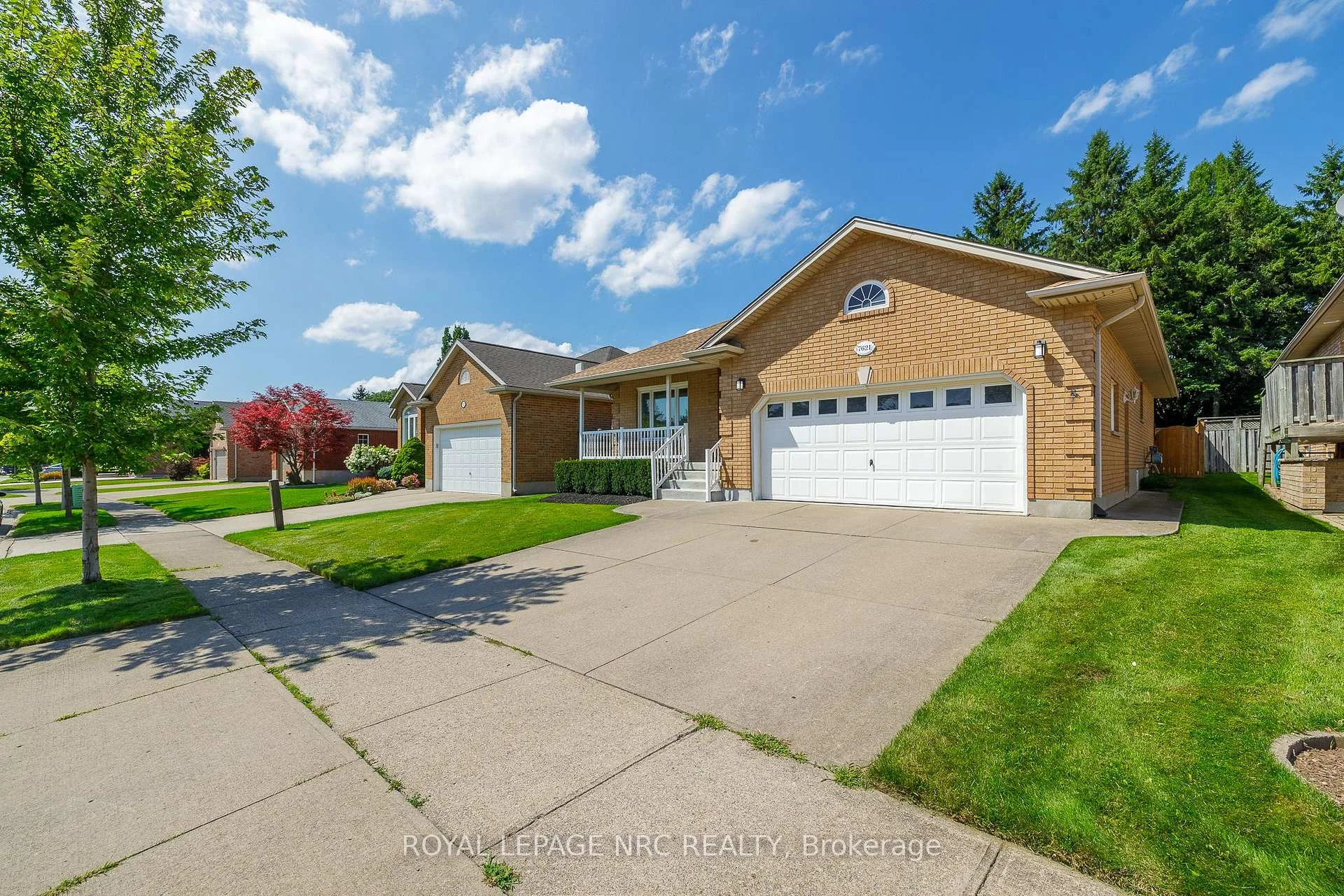 Photo 5 of 7621 Cameron Court, Niagara Falls, Mt. Carmel — HOMEH