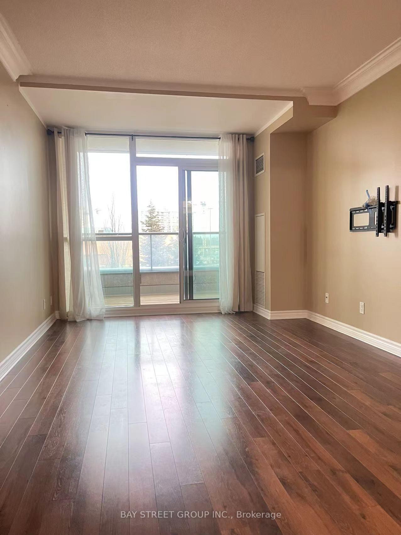 Photo 7 of Unit 204, 88 Promenade Circle, Vaughan, Brownridge — HOMEH