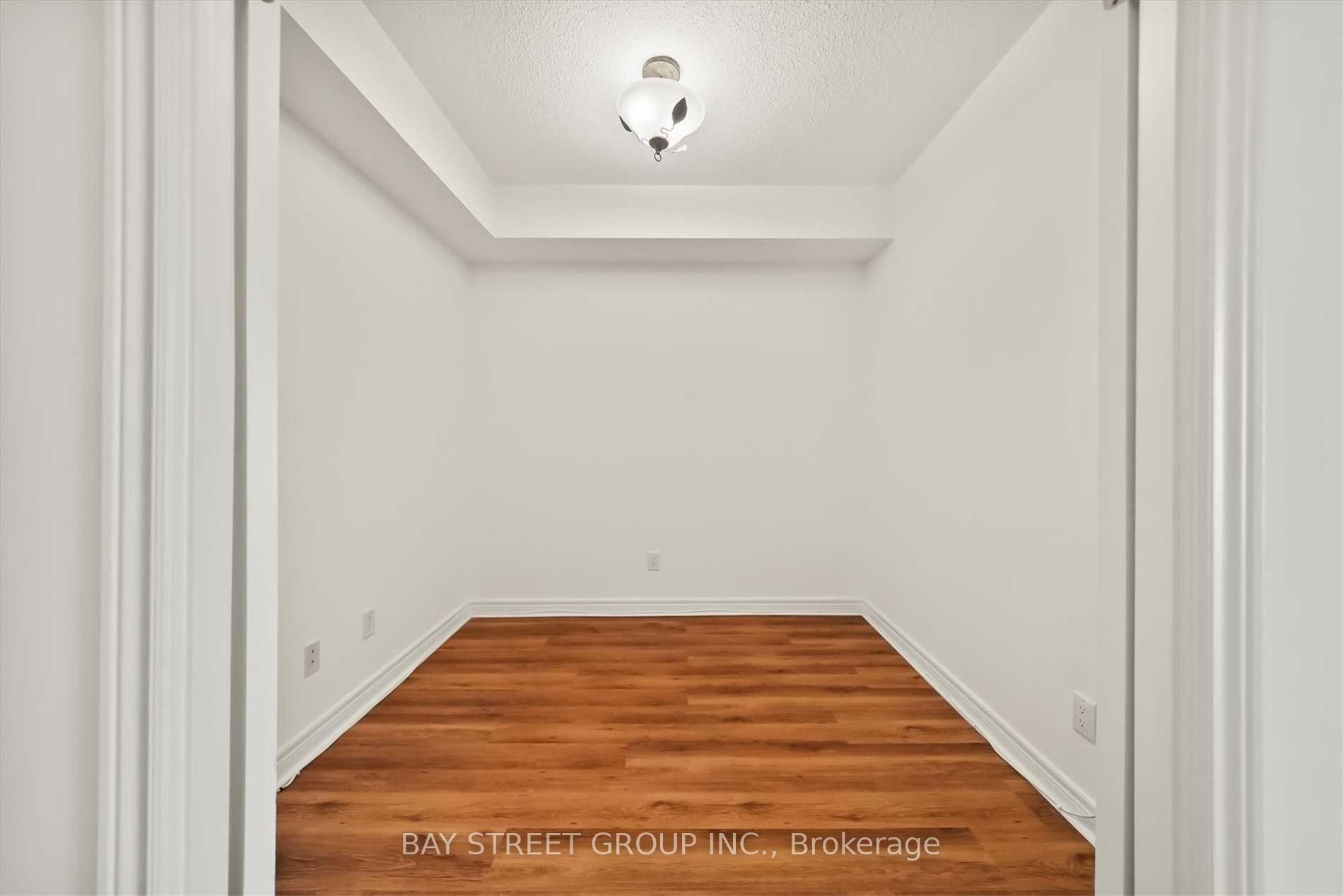 Photo 8 of Unit 204, 88 Promenade Circle, Vaughan, Brownridge — HOMEH