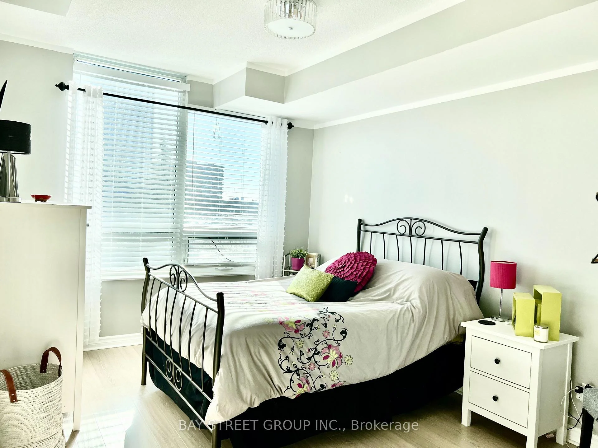Photo 5 of Unit 204, 88 Promenade Circle, Vaughan, Brownridge — HOMEH