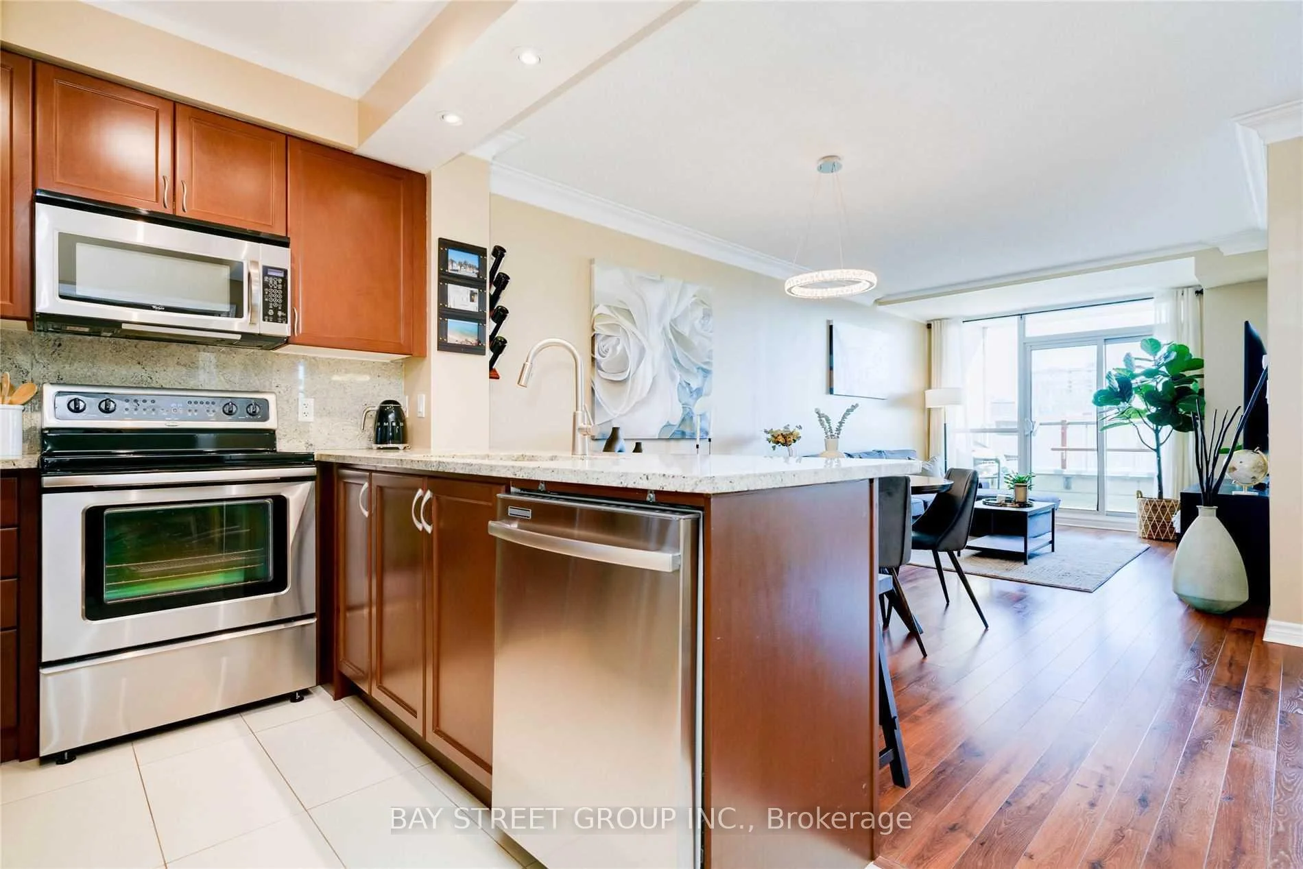 Photo 15 of Unit 204, 88 Promenade Circle, Vaughan, Brownridge — HOMEH