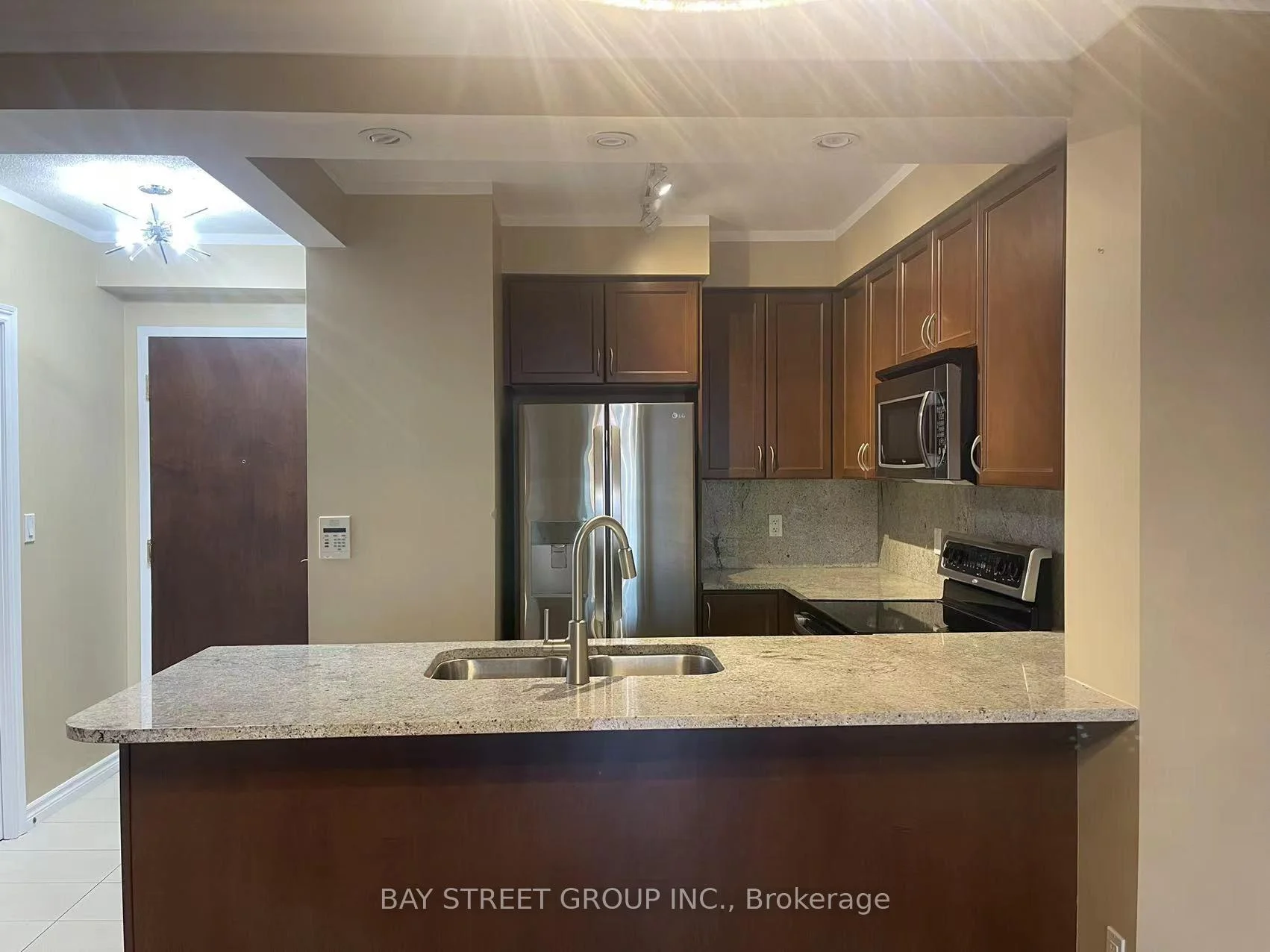 Photo 16 of Unit 204, 88 Promenade Circle, Vaughan, Brownridge — HOMEH
