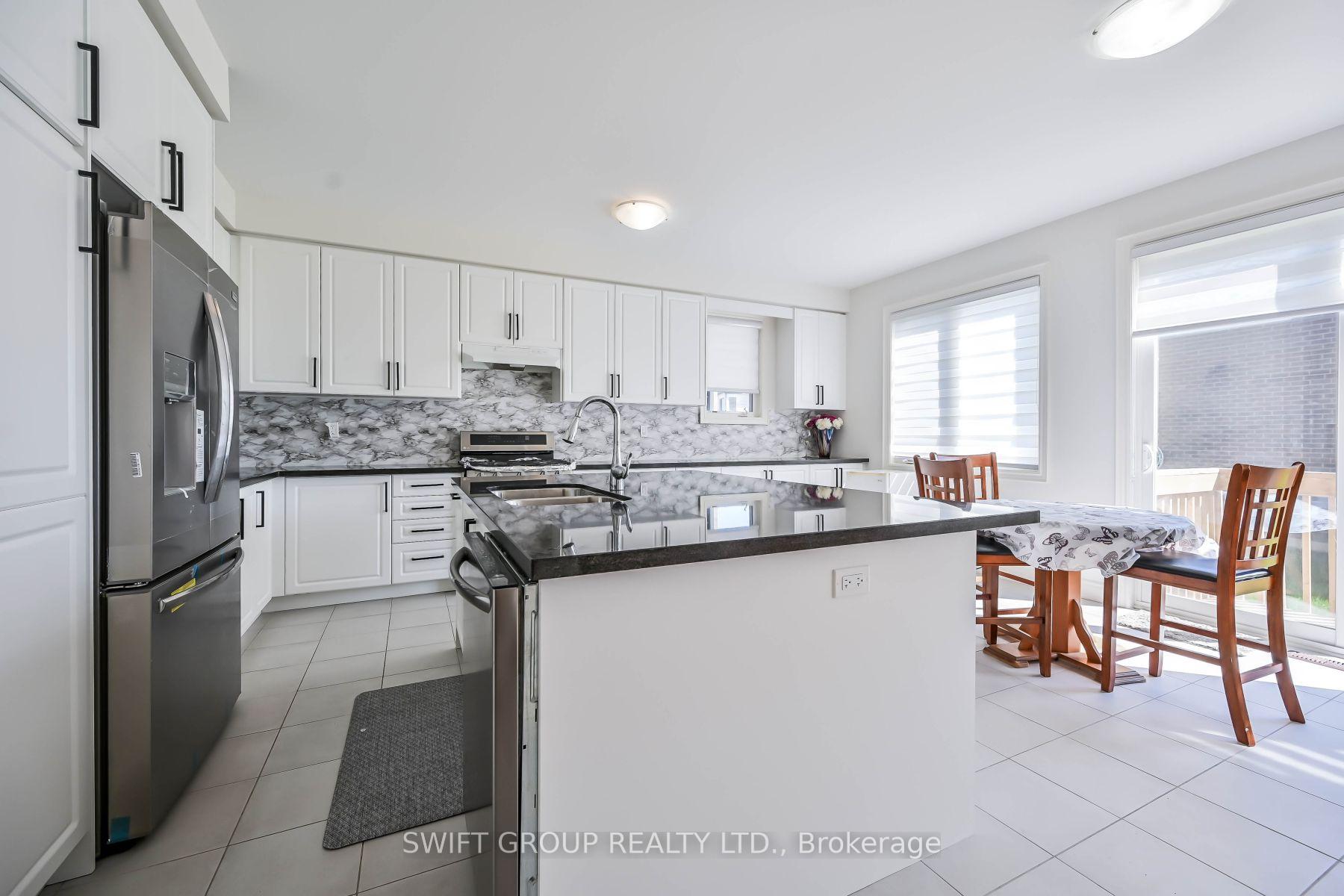 Photo 10 of 428 Humphrey Street, Hamilton, Waterdown — HOMEH