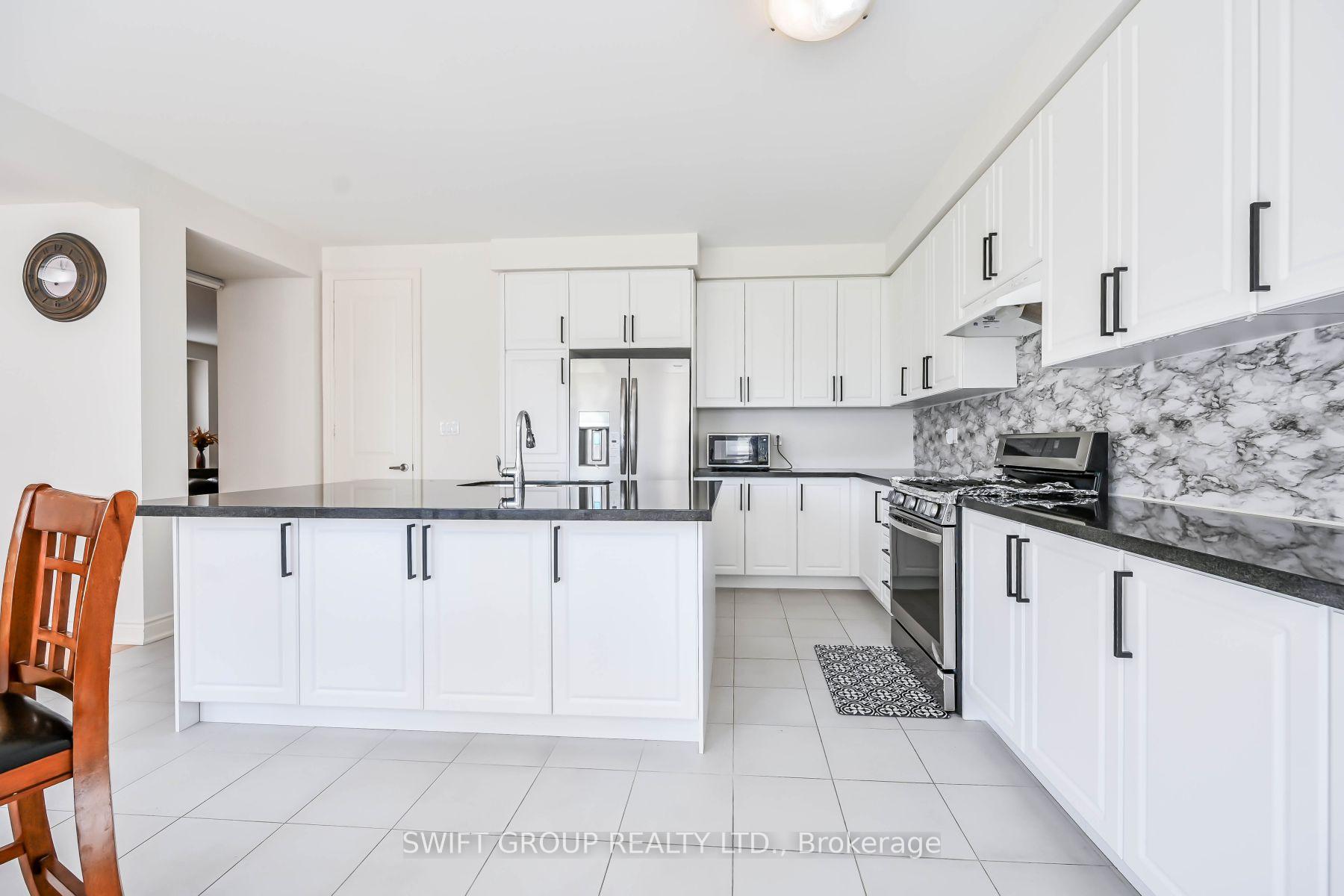 Photo 11 of 428 Humphrey Street, Hamilton, Waterdown — HOMEH