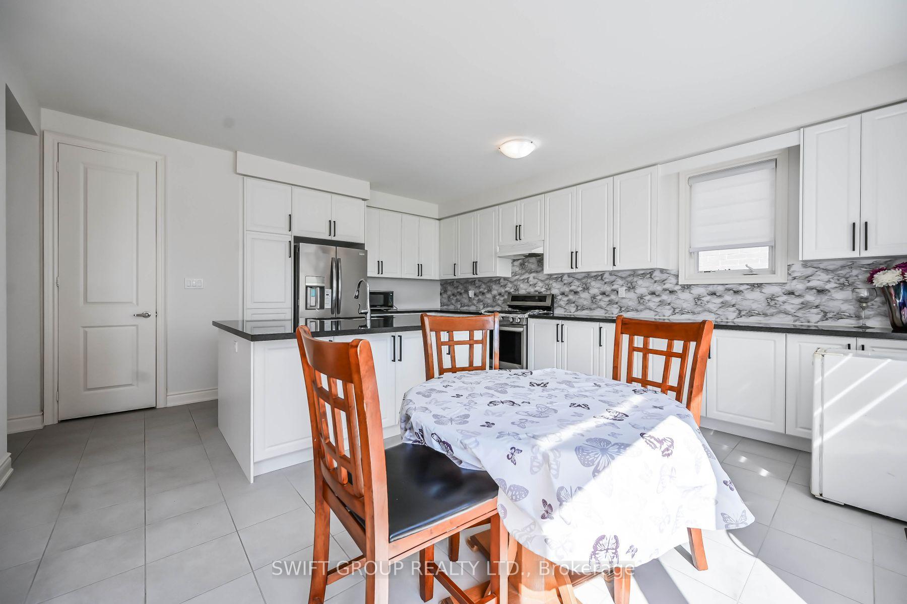 Photo 12 of 428 Humphrey Street, Hamilton, Waterdown — HOMEH