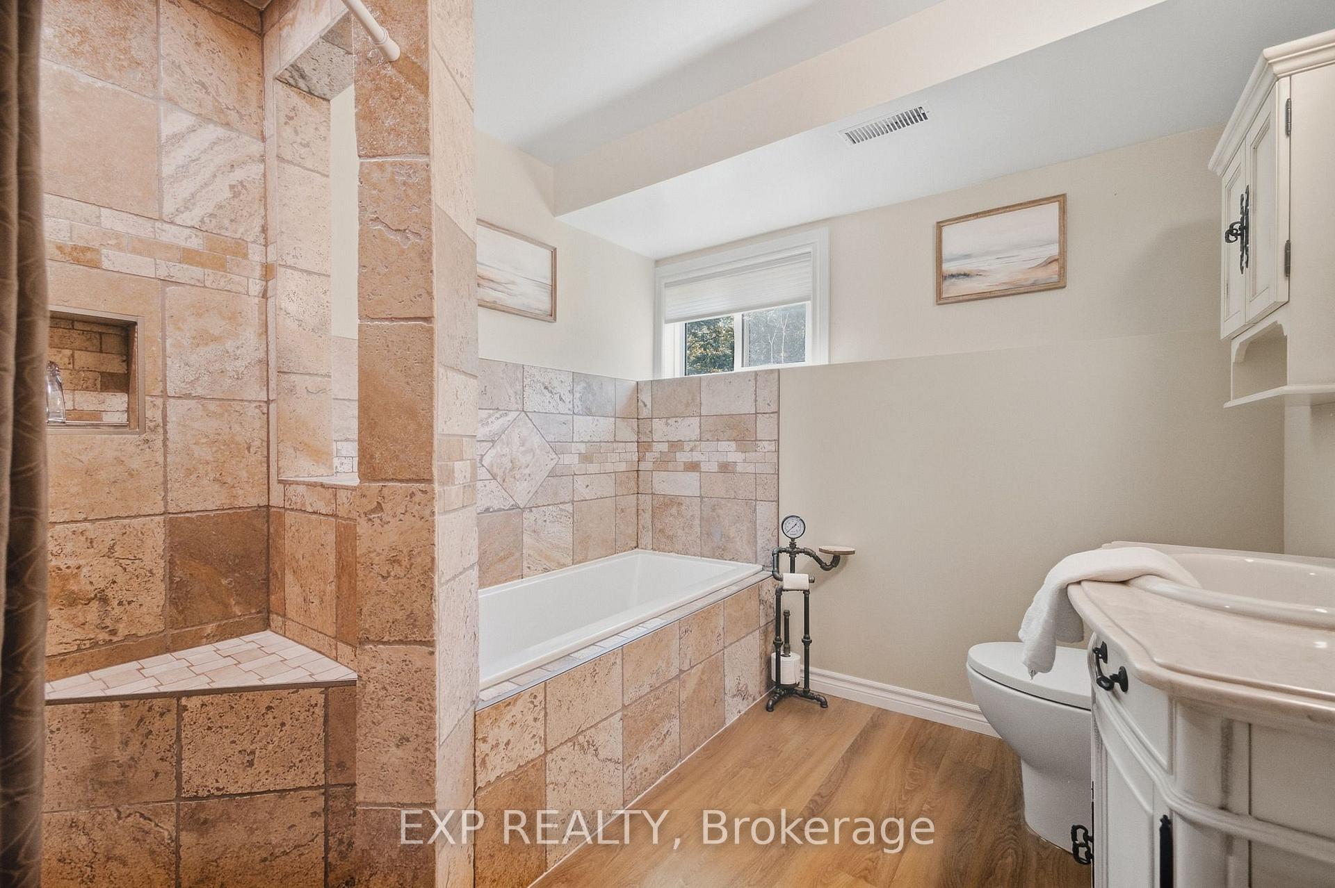 Photo 33 of 59 Regency Drive, Minto — HOMEH