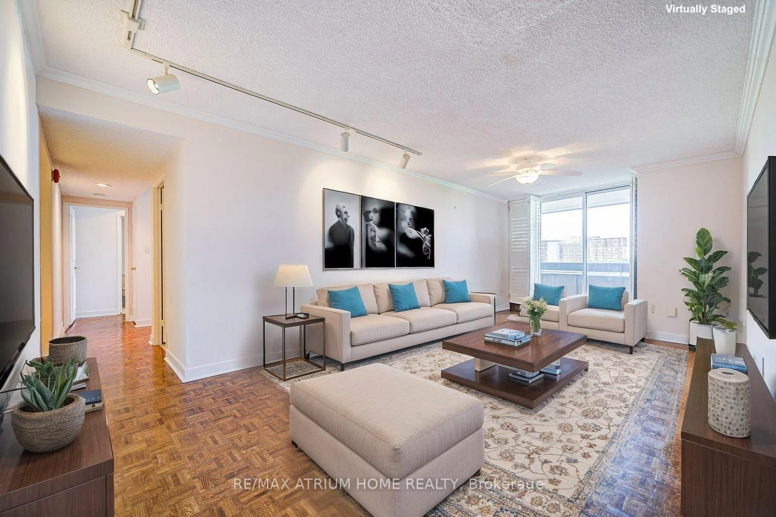 Photo 2 of 3131 Bridletowne Circle, Scarborough, L'Amoreaux — HOMEH