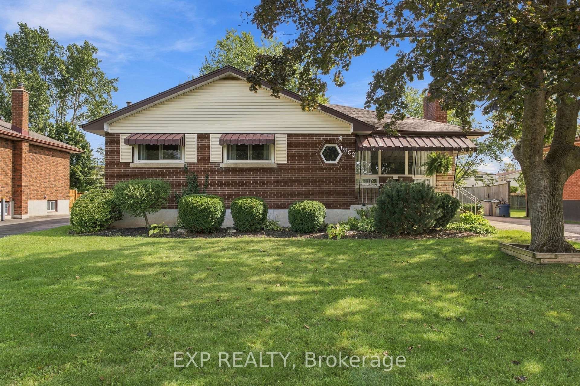 Photo 2 of 8800 Champlain Drive, Niagara Falls, Chippawa — HOMEH