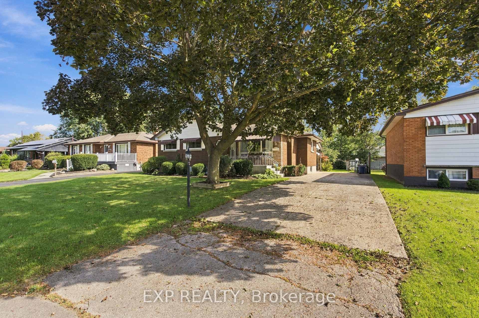 Photo 5 of 8800 Champlain Drive, Niagara Falls, Chippawa — HOMEH