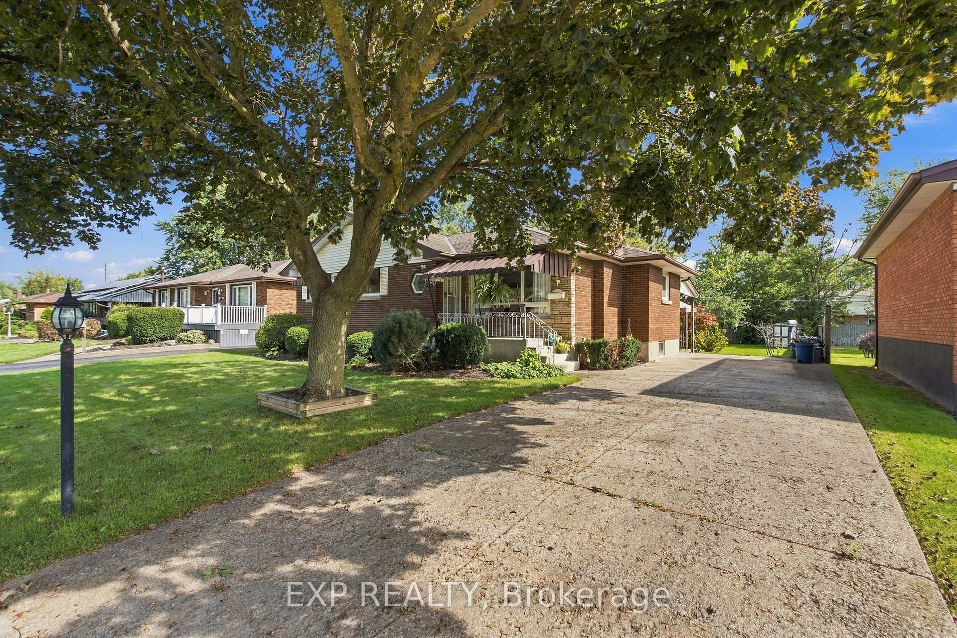 Photo 6 of 8800 Champlain Drive, Niagara Falls, Chippawa — HOMEH