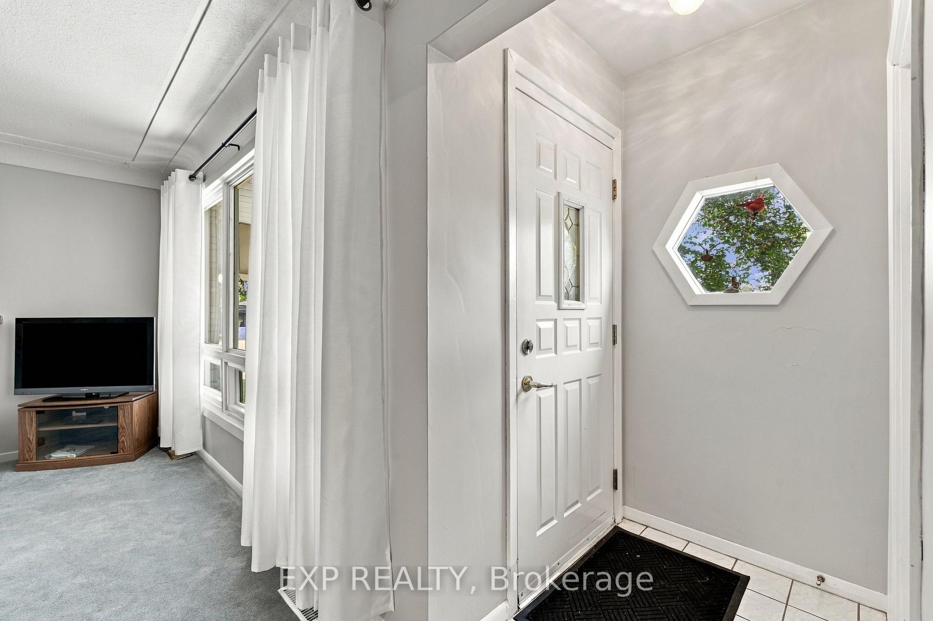 Photo 8 of 8800 Champlain Drive, Niagara Falls, Chippawa — HOMEH
