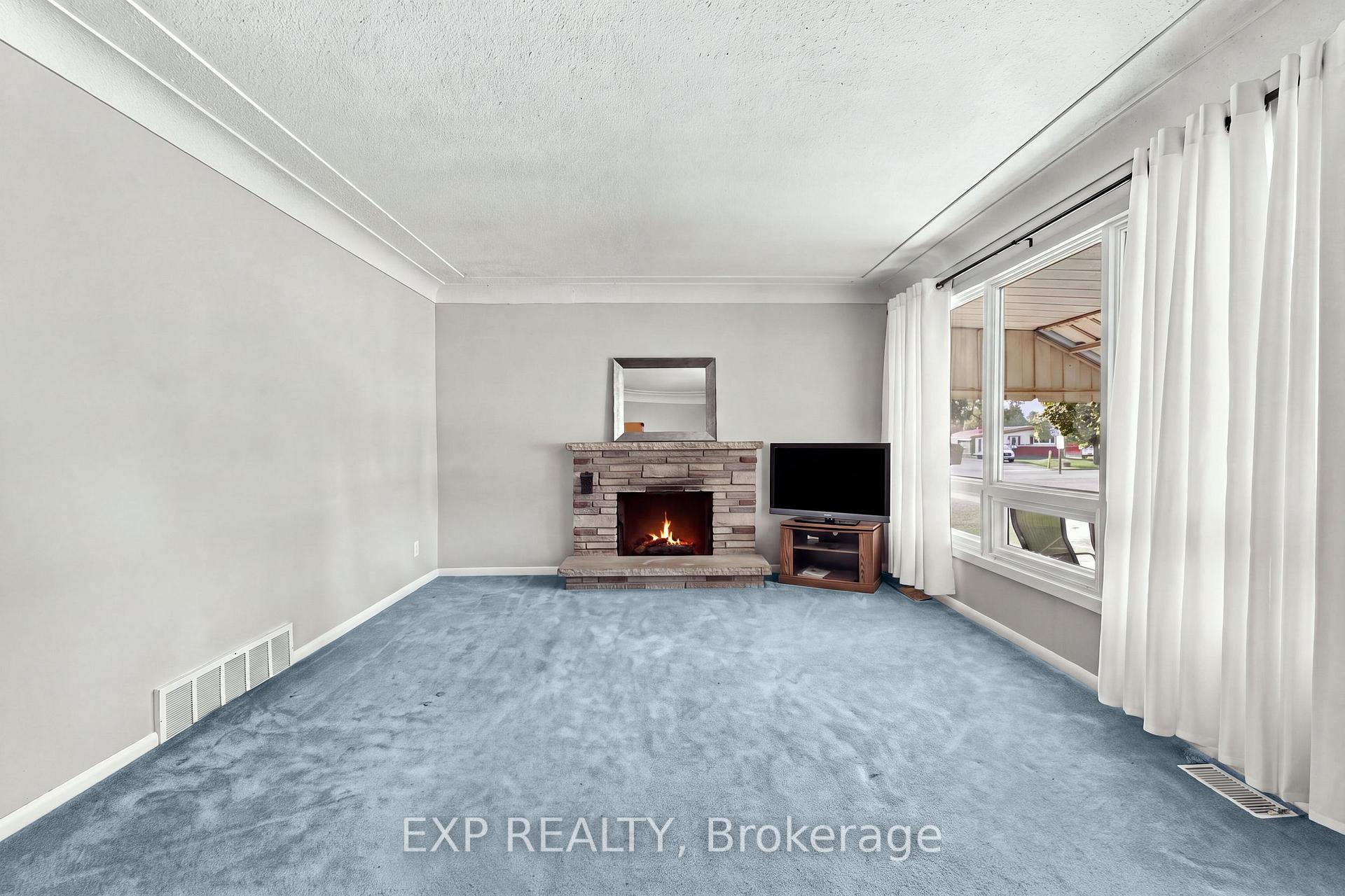 Photo 11 of 8800 Champlain Drive, Niagara Falls, Chippawa — HOMEH