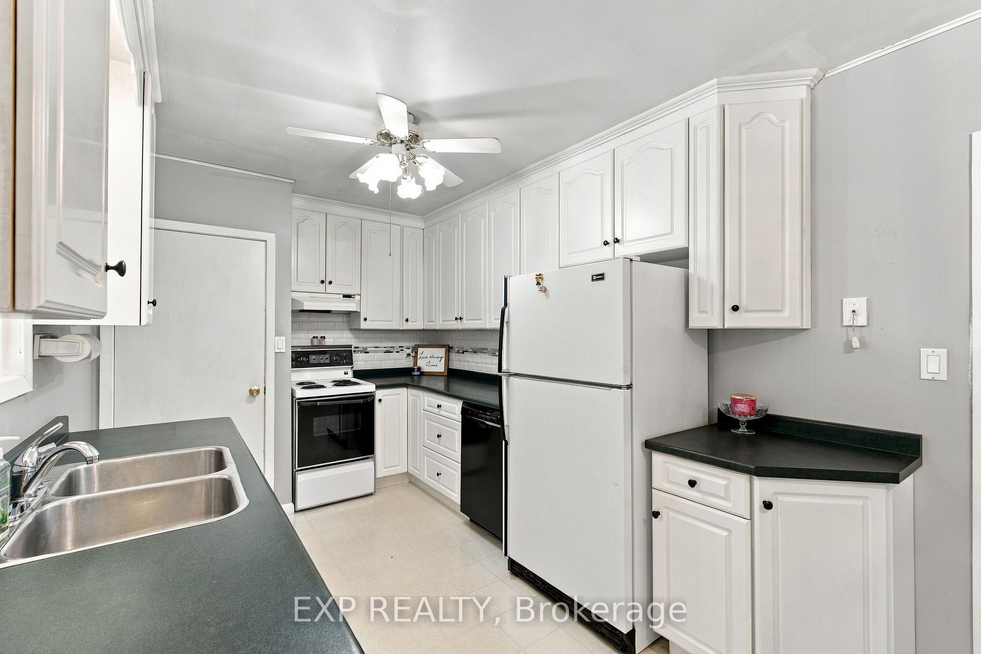 Photo 13 of 8800 Champlain Drive, Niagara Falls, Chippawa — HOMEH