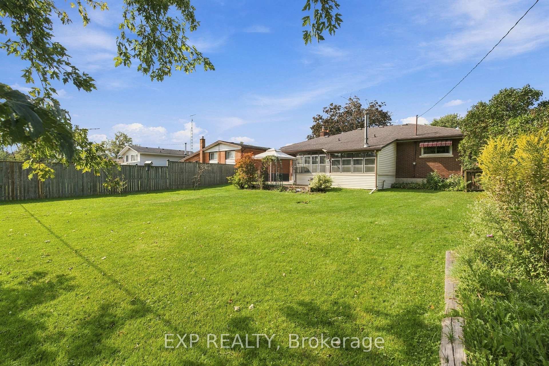 Photo 40 of 8800 Champlain Drive, Niagara Falls, Chippawa — HOMEH