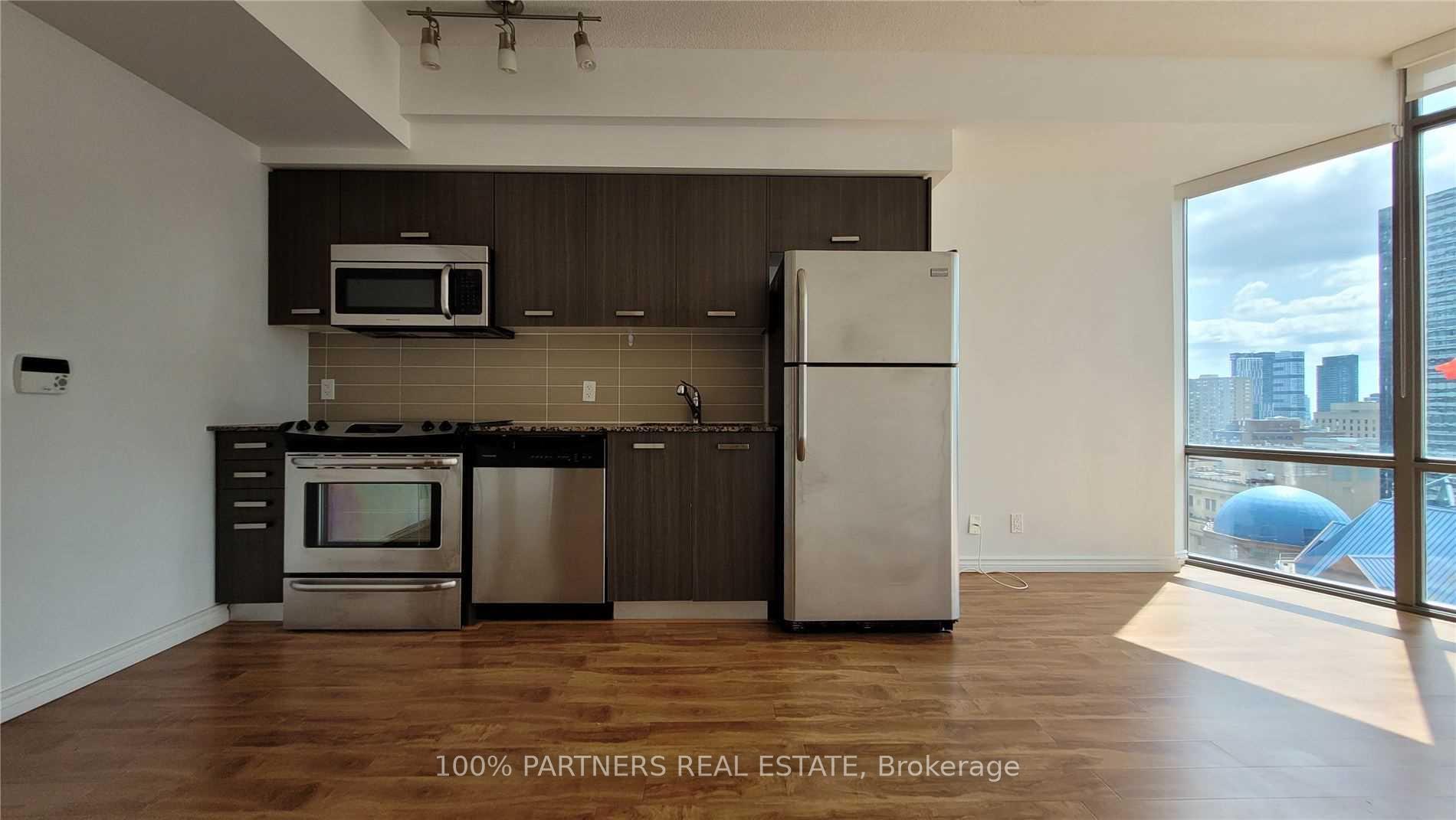 Photo 3 of Unit 2009, 832 Bay Street, Toronto, Bay Street Corridor — HOMEH