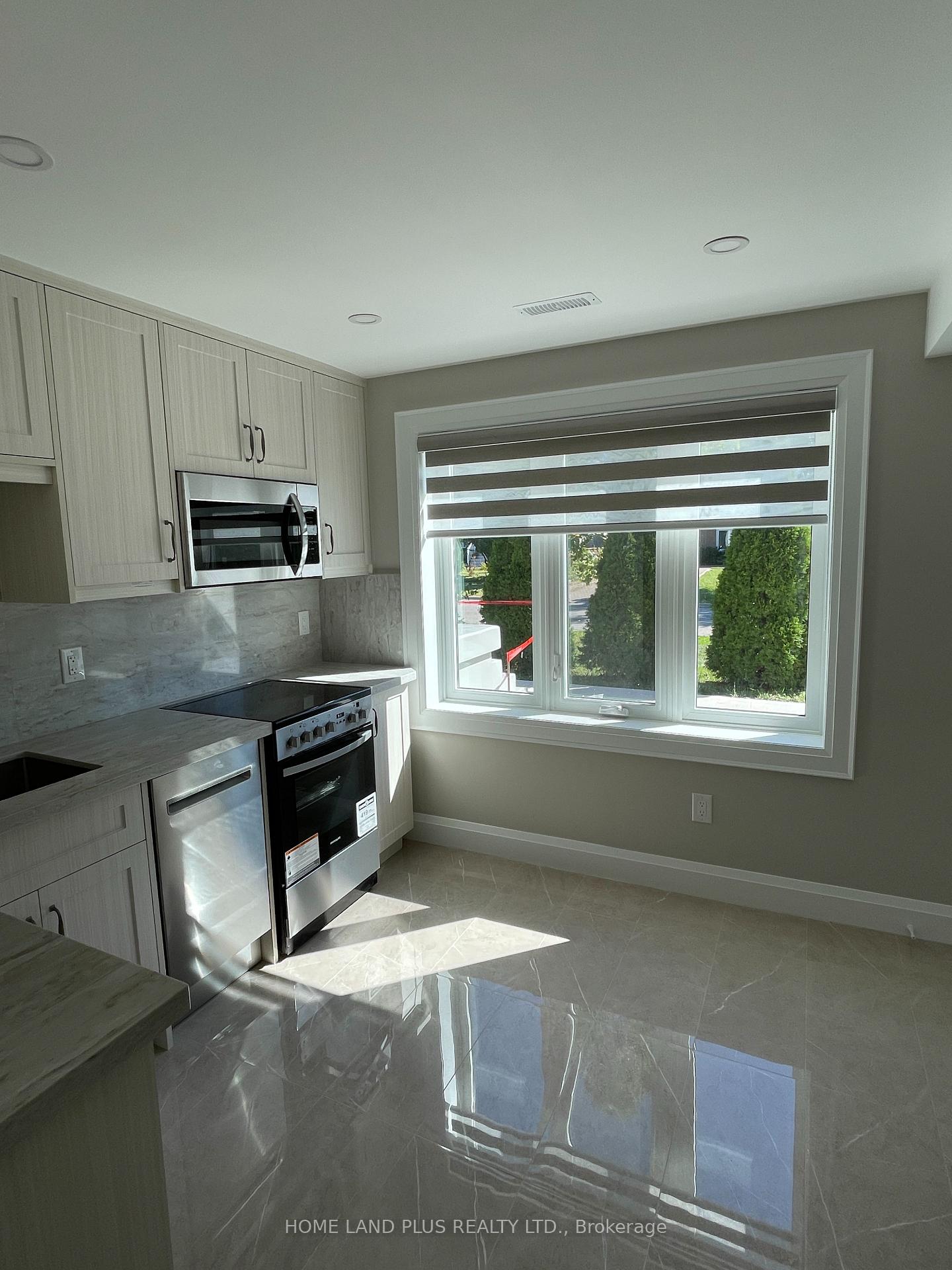 Photo 5 of Unit Bsm unit, 42 Lissom Crescent, North York, Newtonbrook West — HOMEH