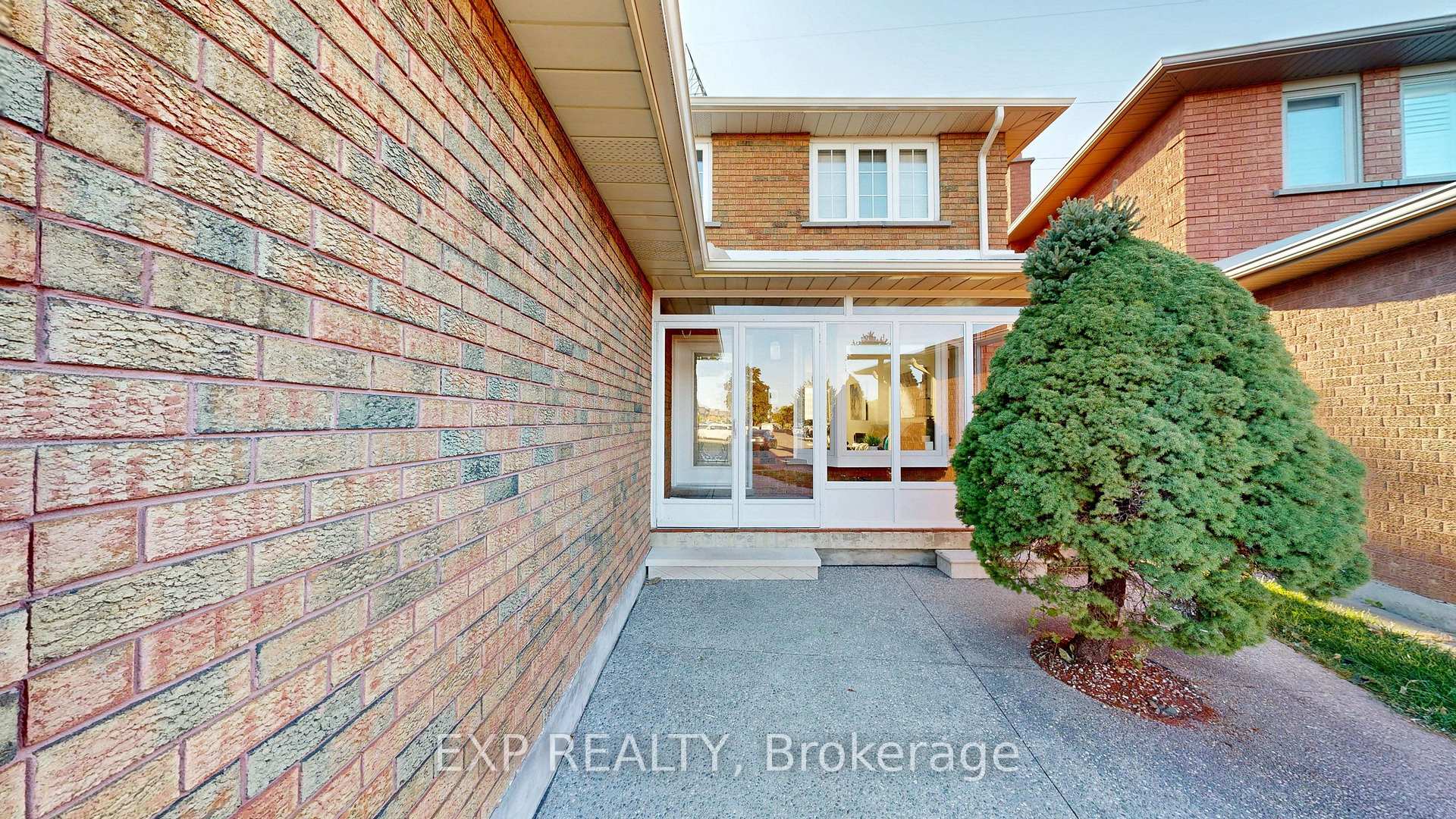Photo 2 of 97 Jackman Crescent, Vaughan, West Woodbridge — HOMEH