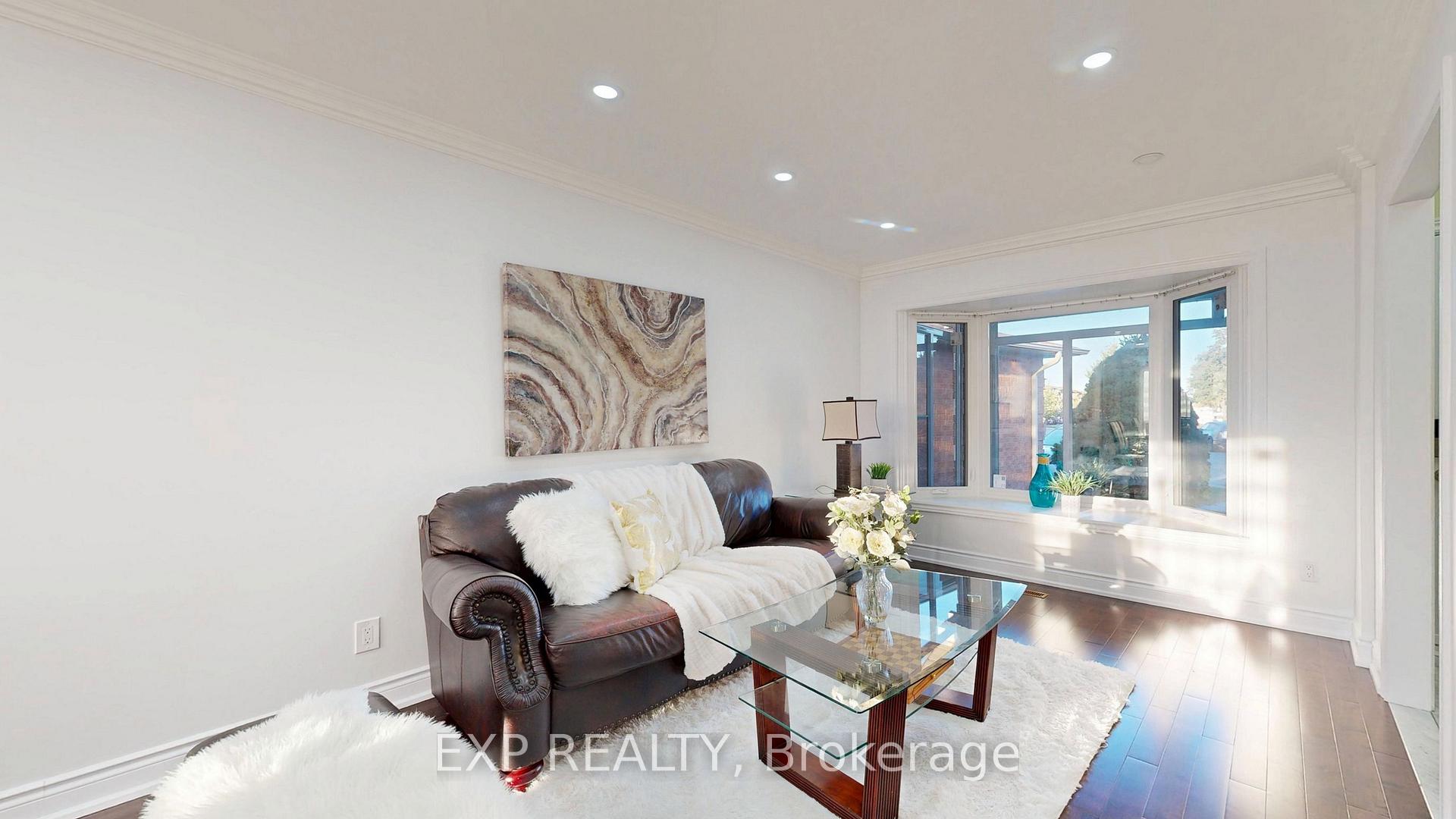 Photo 5 of 97 Jackman Crescent, Vaughan, West Woodbridge — HOMEH