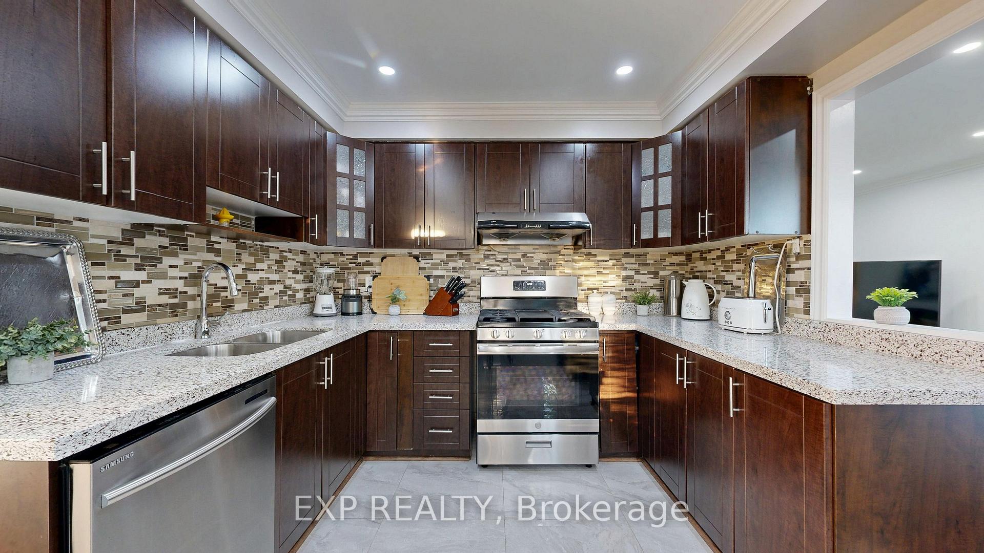 Photo 14 of 97 Jackman Crescent, Vaughan, West Woodbridge — HOMEH