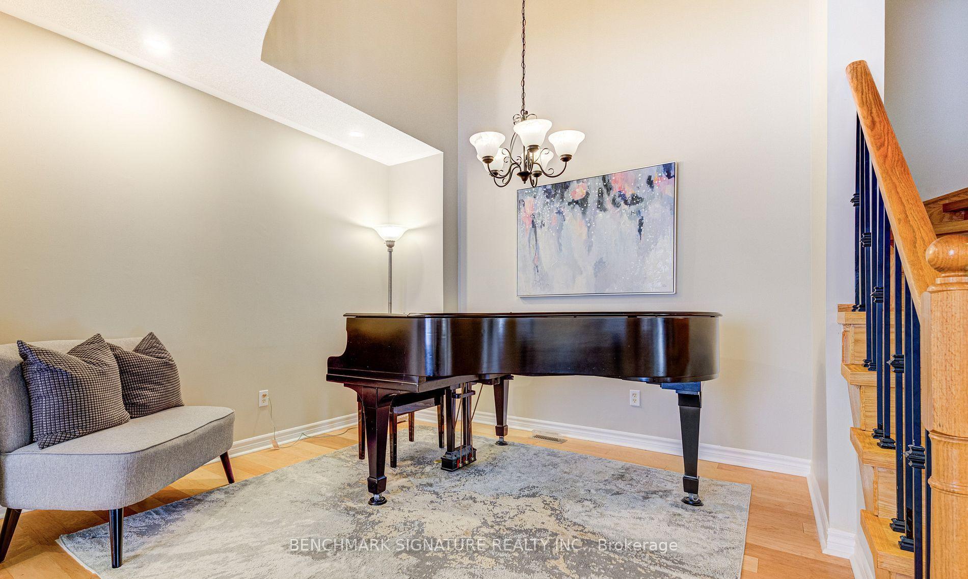 Photo 8 of 36 Twisted Oak Street, Brampton, Sandringham-Wellington — HOMEH