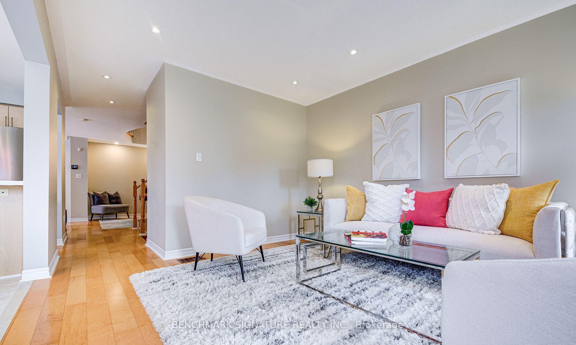 Photo 11 of 36 Twisted Oak Street, Brampton, Sandringham-Wellington — HOMEH