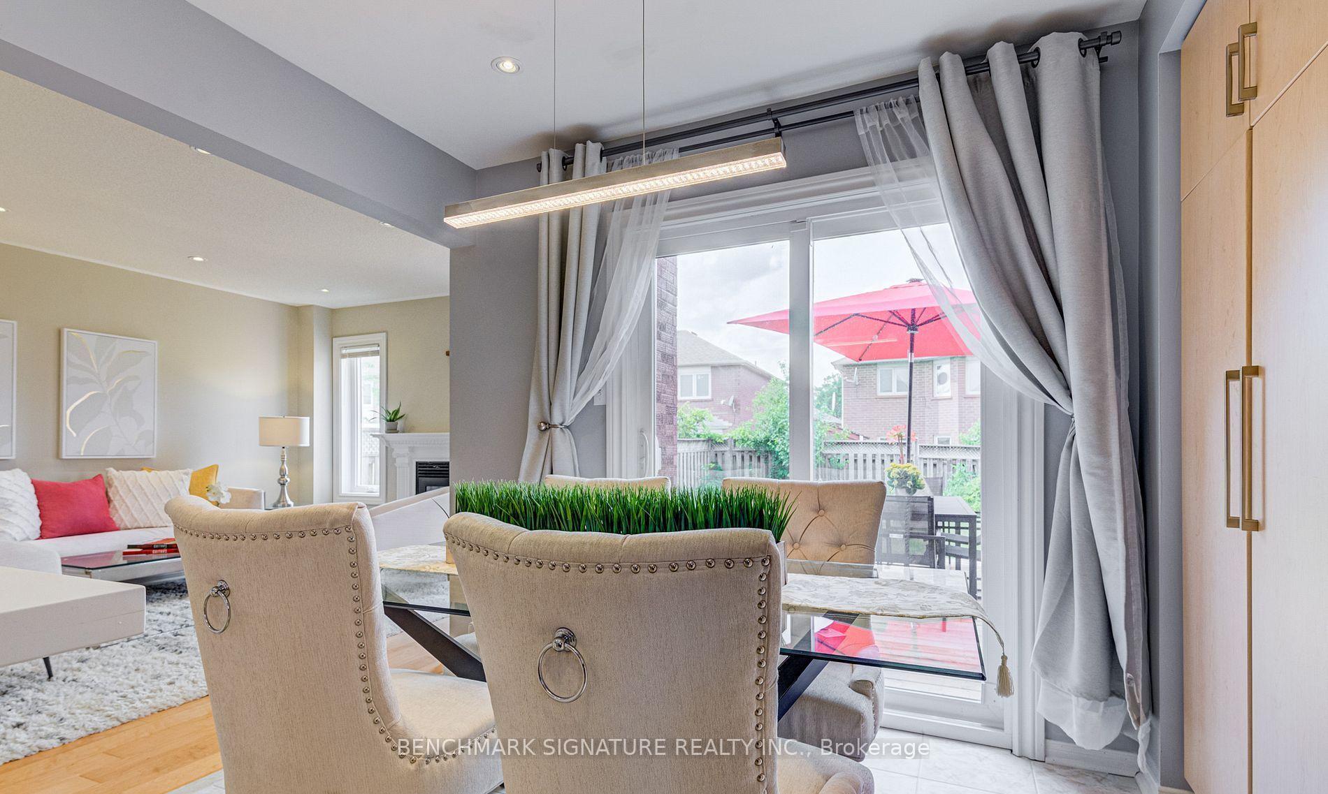 Photo 15 of 36 Twisted Oak Street, Brampton, Sandringham-Wellington — HOMEH