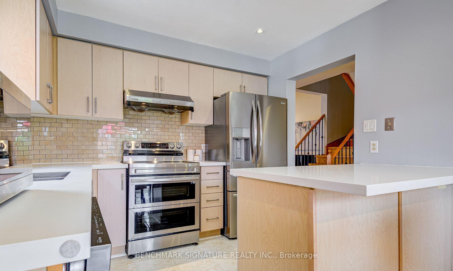 Photo 18 of 36 Twisted Oak Street, Brampton, Sandringham-Wellington — HOMEH