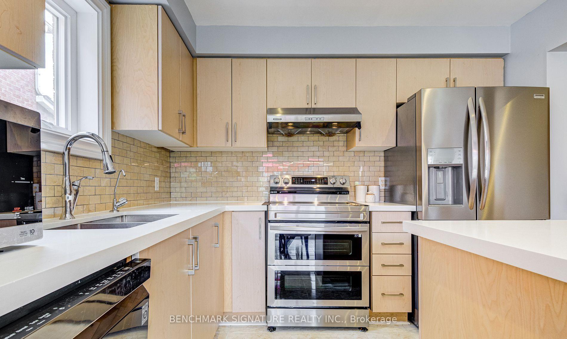 Photo 20 of 36 Twisted Oak Street, Brampton, Sandringham-Wellington — HOMEH