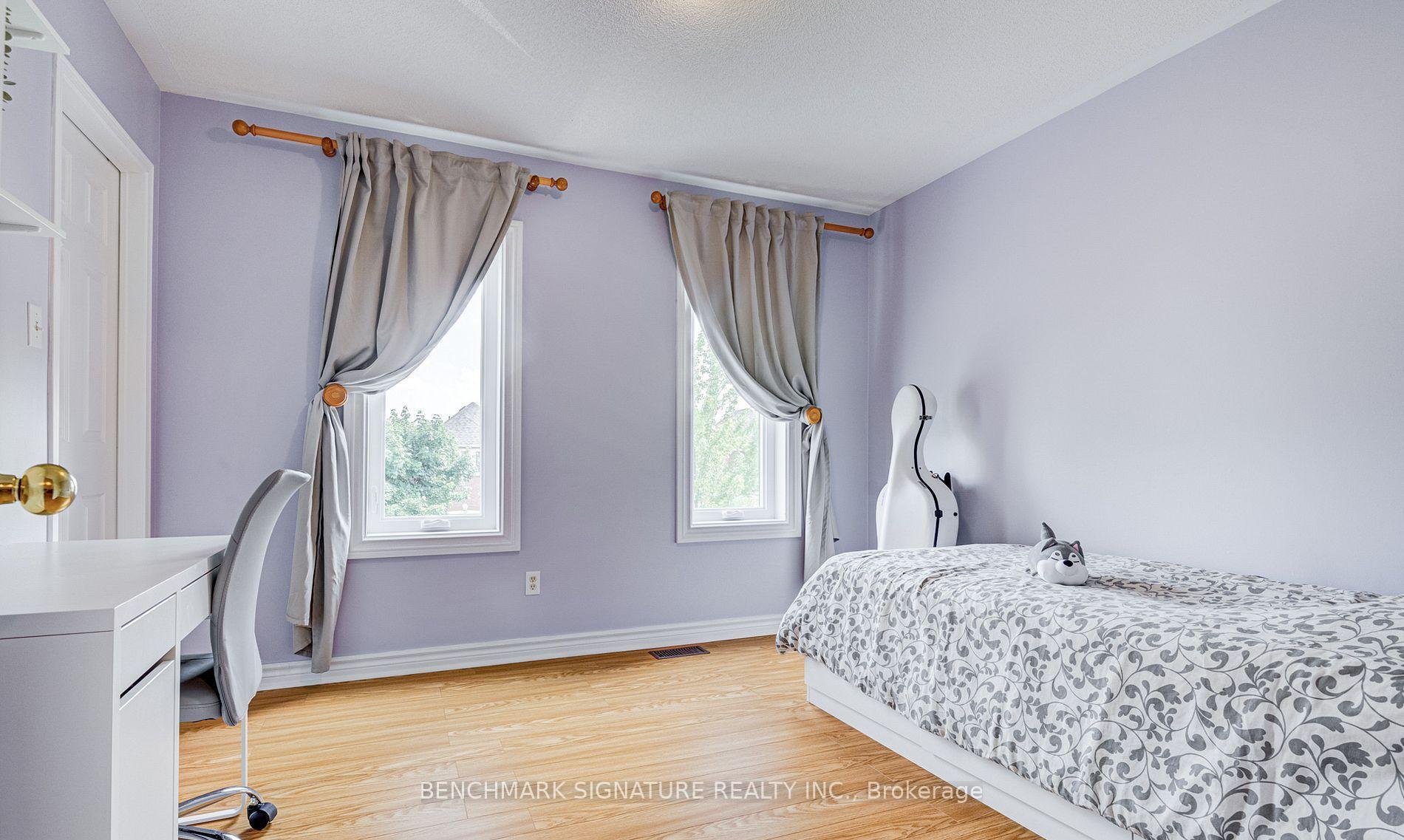 Photo 24 of 36 Twisted Oak Street, Brampton, Sandringham-Wellington — HOMEH