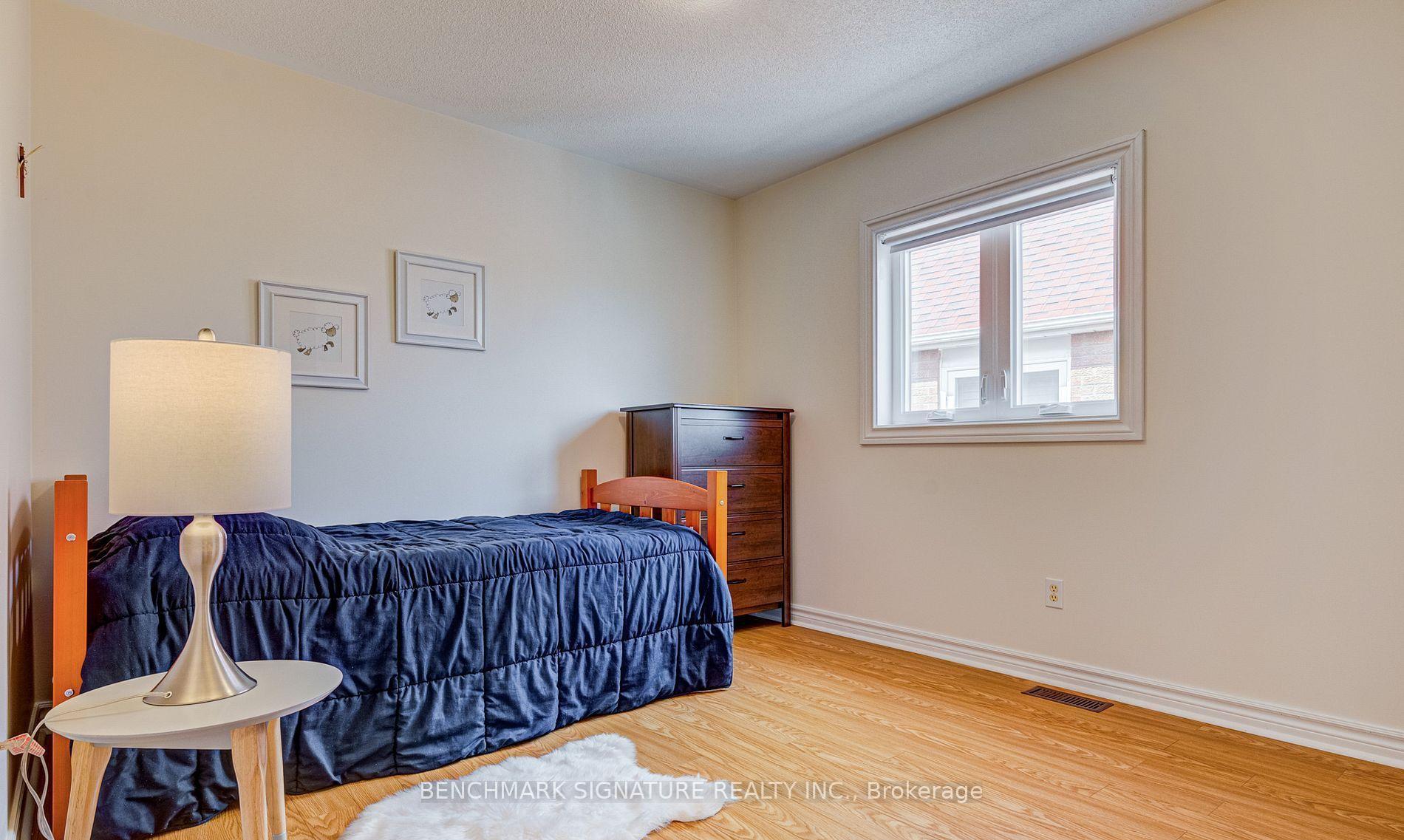 Photo 26 of 36 Twisted Oak Street, Brampton, Sandringham-Wellington — HOMEH