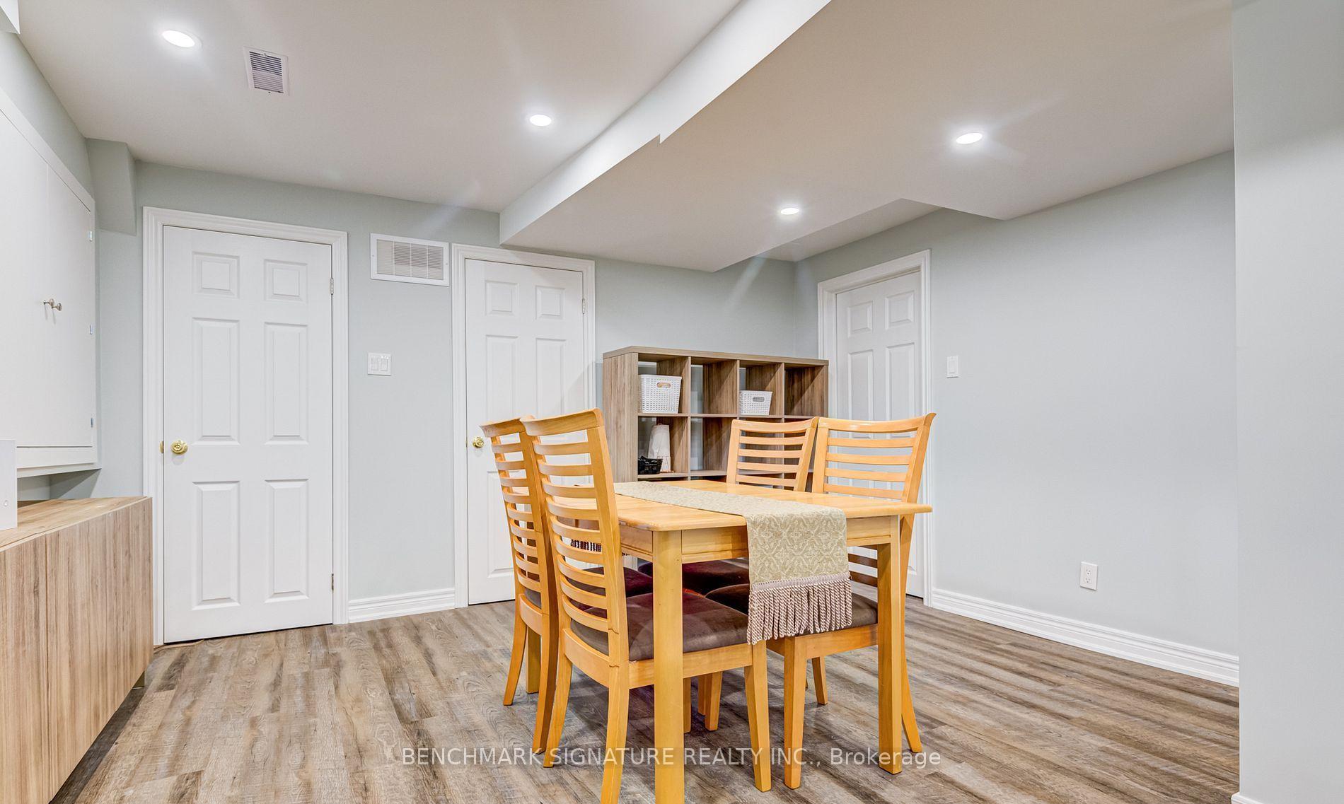 Photo 37 of 36 Twisted Oak Street, Brampton, Sandringham-Wellington — HOMEH