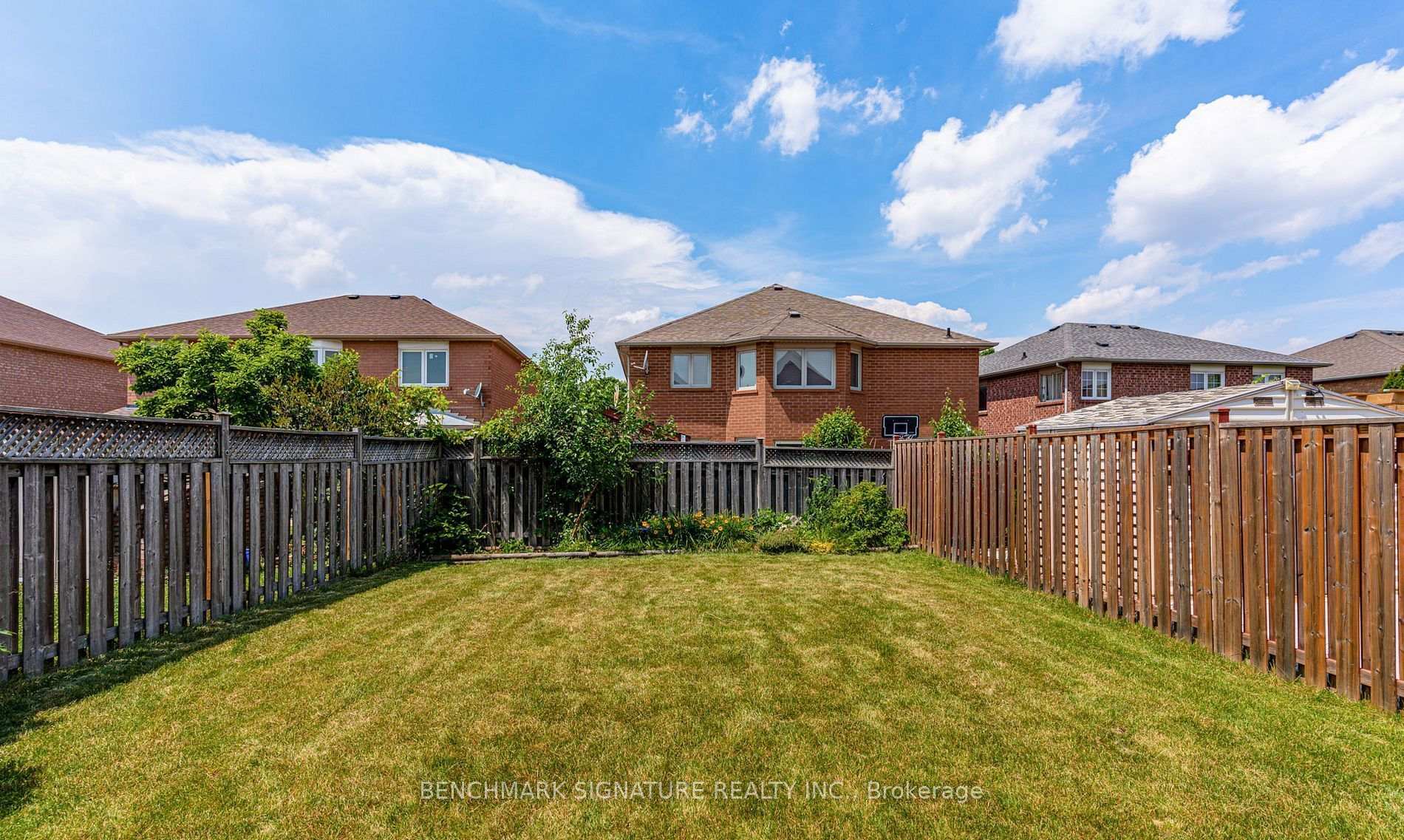 Photo 40 of 36 Twisted Oak Street, Brampton, Sandringham-Wellington — HOMEH