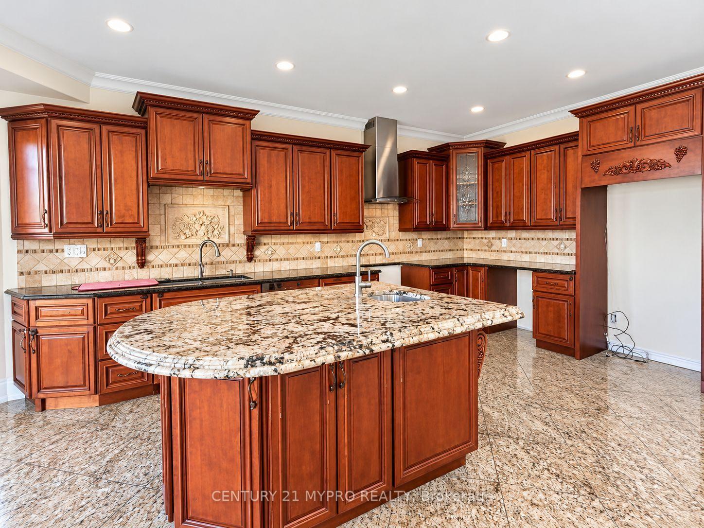 Photo 3 of 178 Stonemanor Avenue, Whitby, Pringle Creek — HOMEH