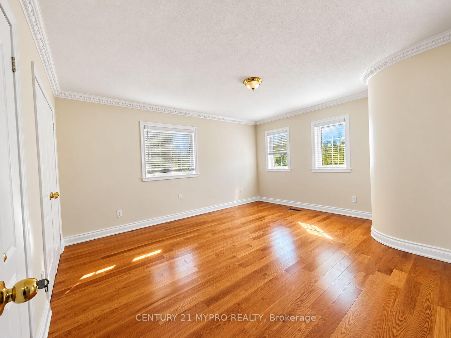 Photo 9 of 178 Stonemanor Avenue, Whitby, Pringle Creek — HOMEH