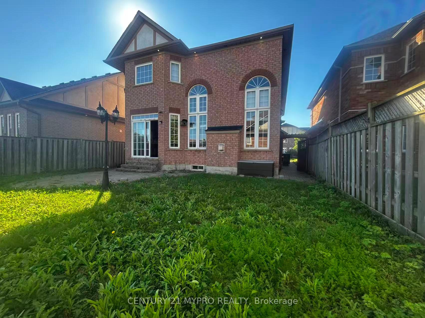 Photo 16 of 178 Stonemanor Avenue, Whitby, Pringle Creek — HOMEH