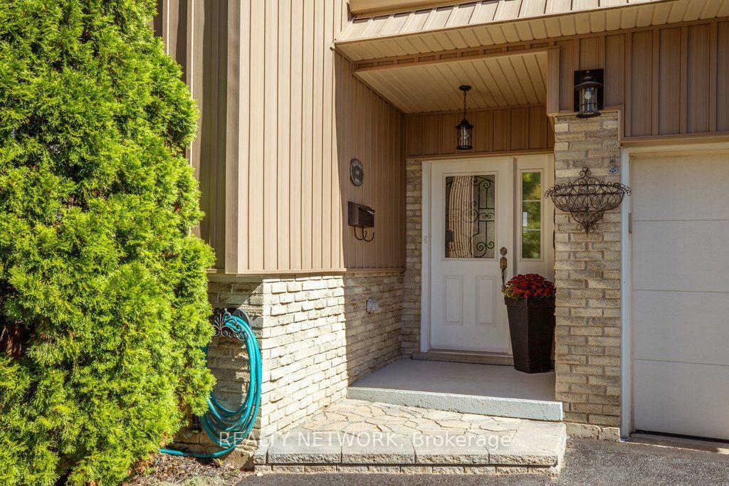 Photo 3 of 32 Beechwood Avenue, Brantford, Cedarland — HOMEH