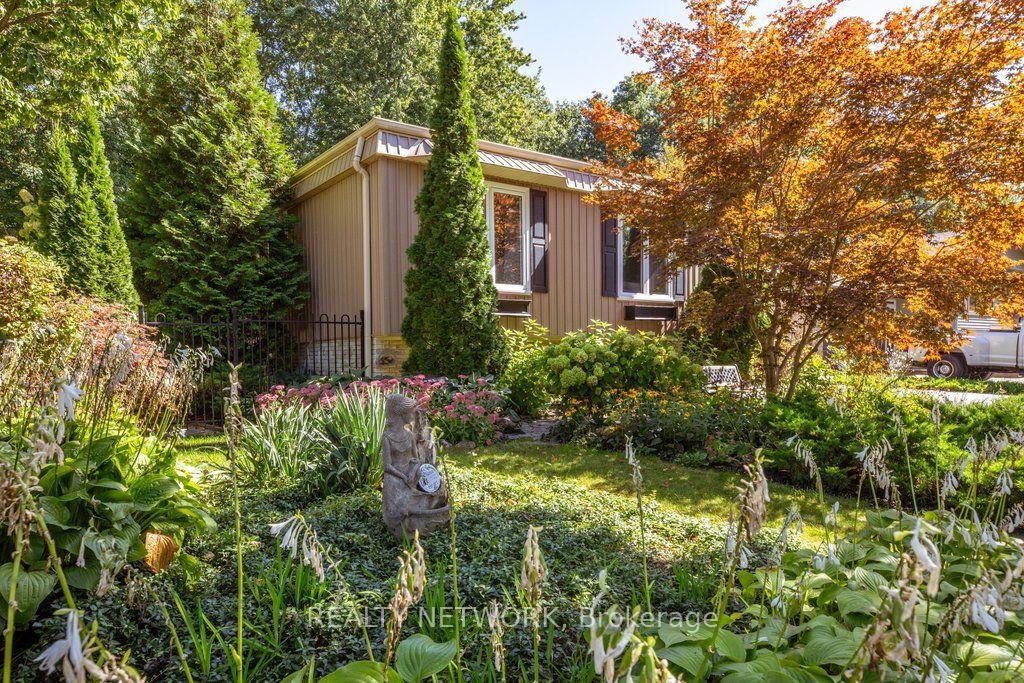 Photo 4 of 32 Beechwood Avenue, Brantford, Cedarland — HOMEH