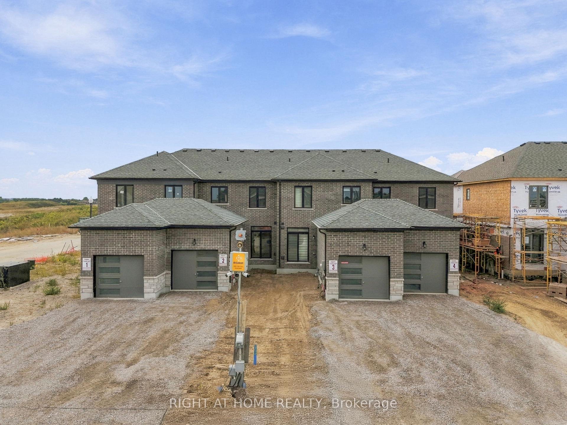 Photo 2 of 1128 Periwinkle Crescent, Woodstock, Woodstock - North — HOMEH