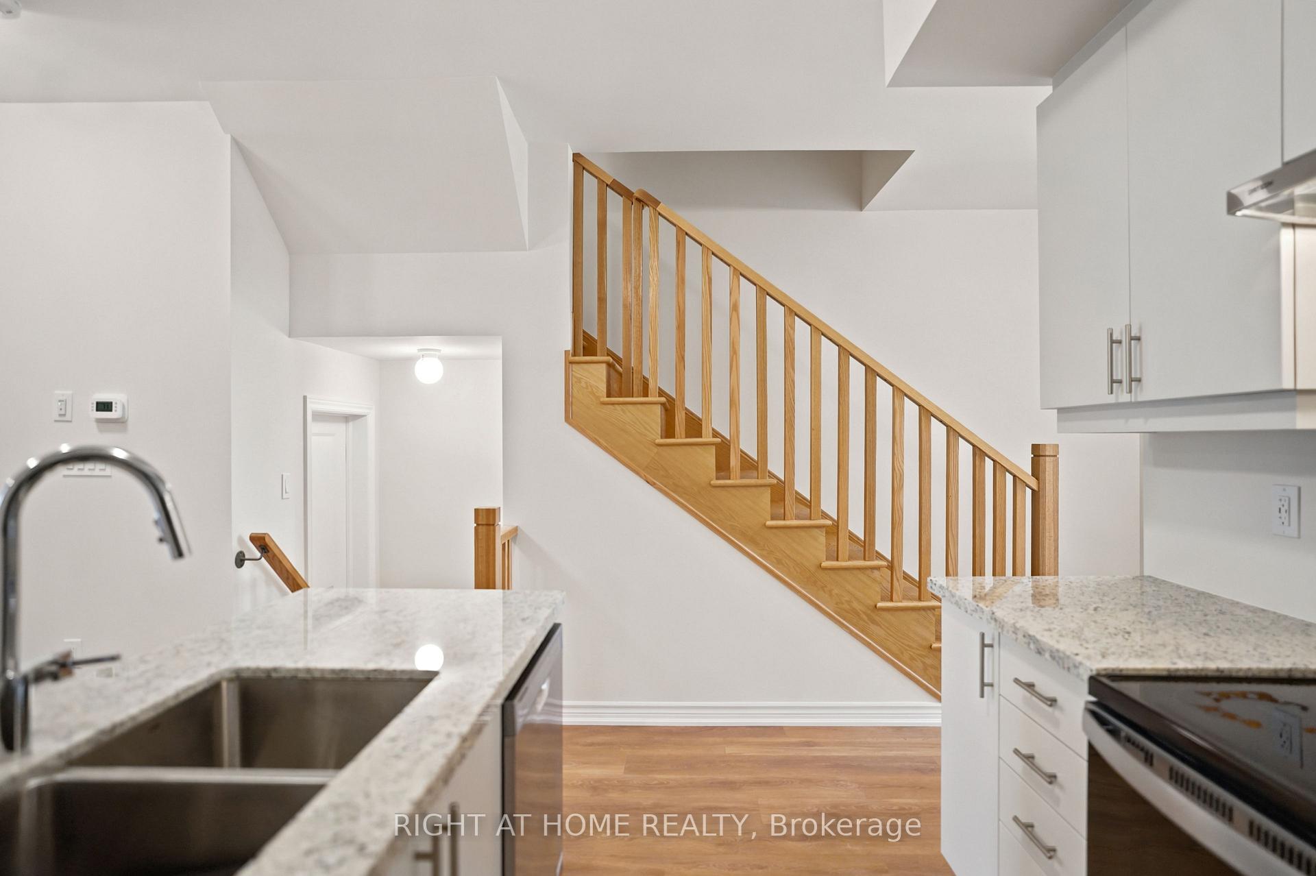 Photo 7 of 1128 Periwinkle Crescent, Woodstock, Woodstock - North — HOMEH