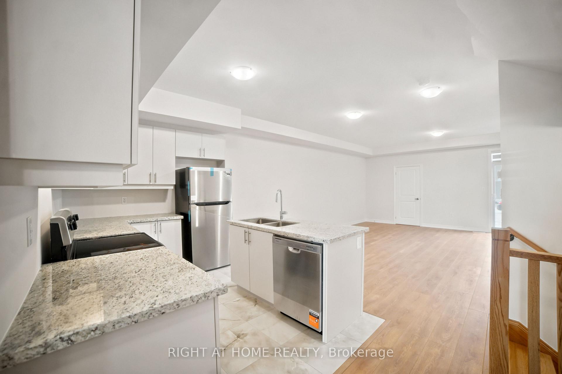 Photo 11 of 1128 Periwinkle Crescent, Woodstock, Woodstock - North — HOMEH