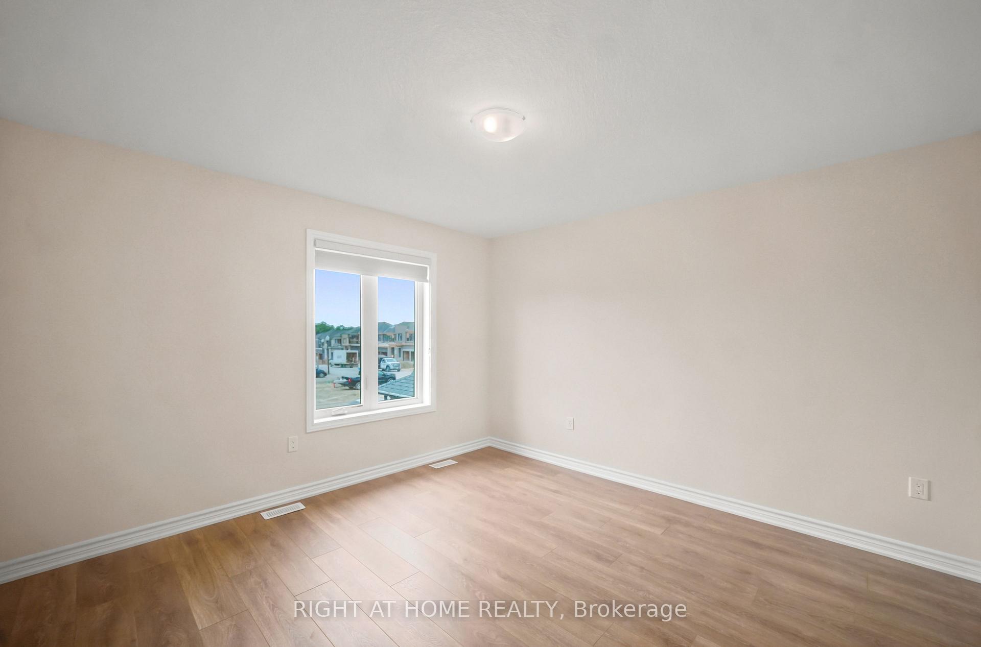 Photo 20 of 1128 Periwinkle Crescent, Woodstock, Woodstock - North — HOMEH