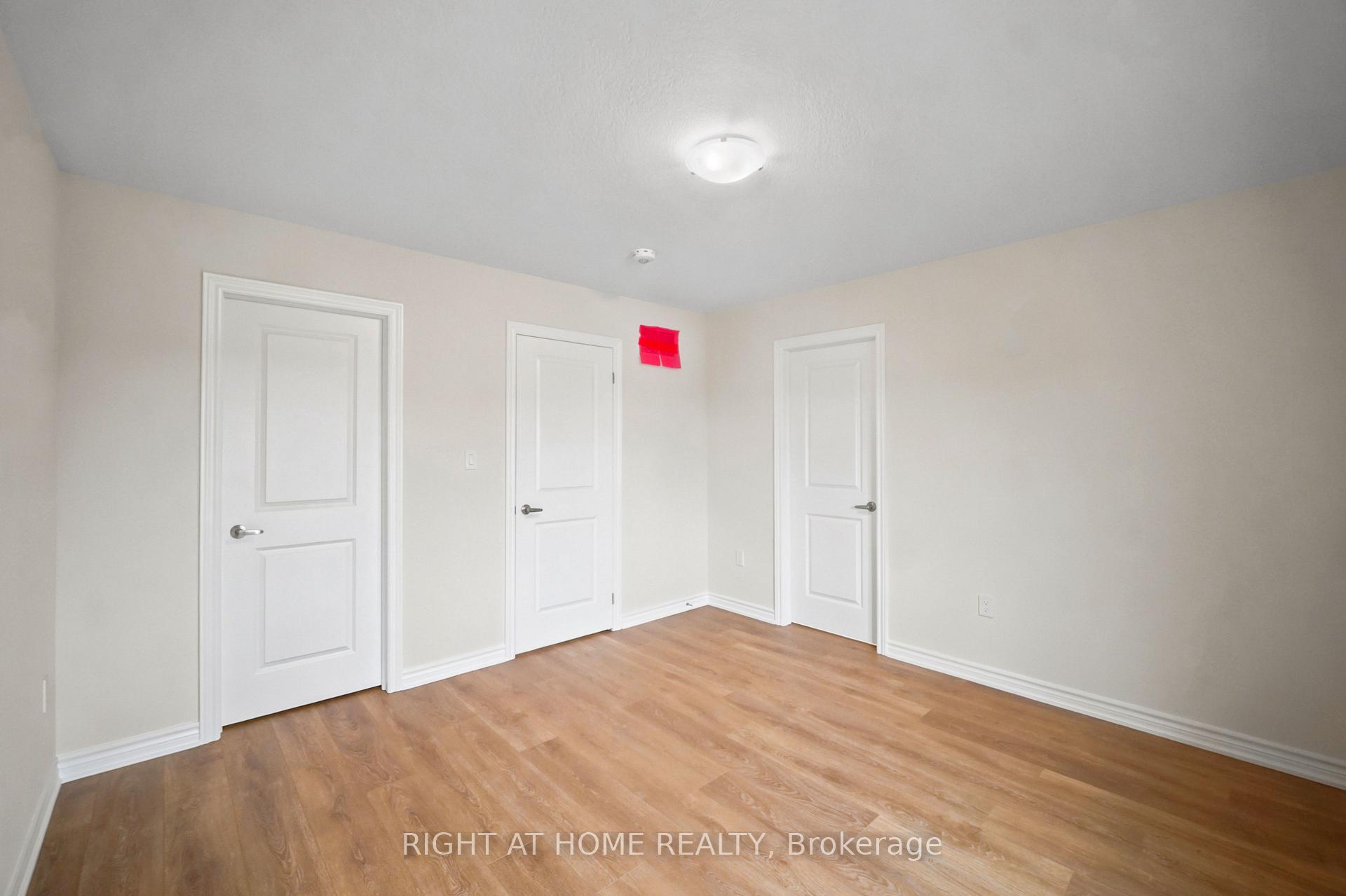 Photo 24 of 1128 Periwinkle Crescent, Woodstock, Woodstock - North — HOMEH