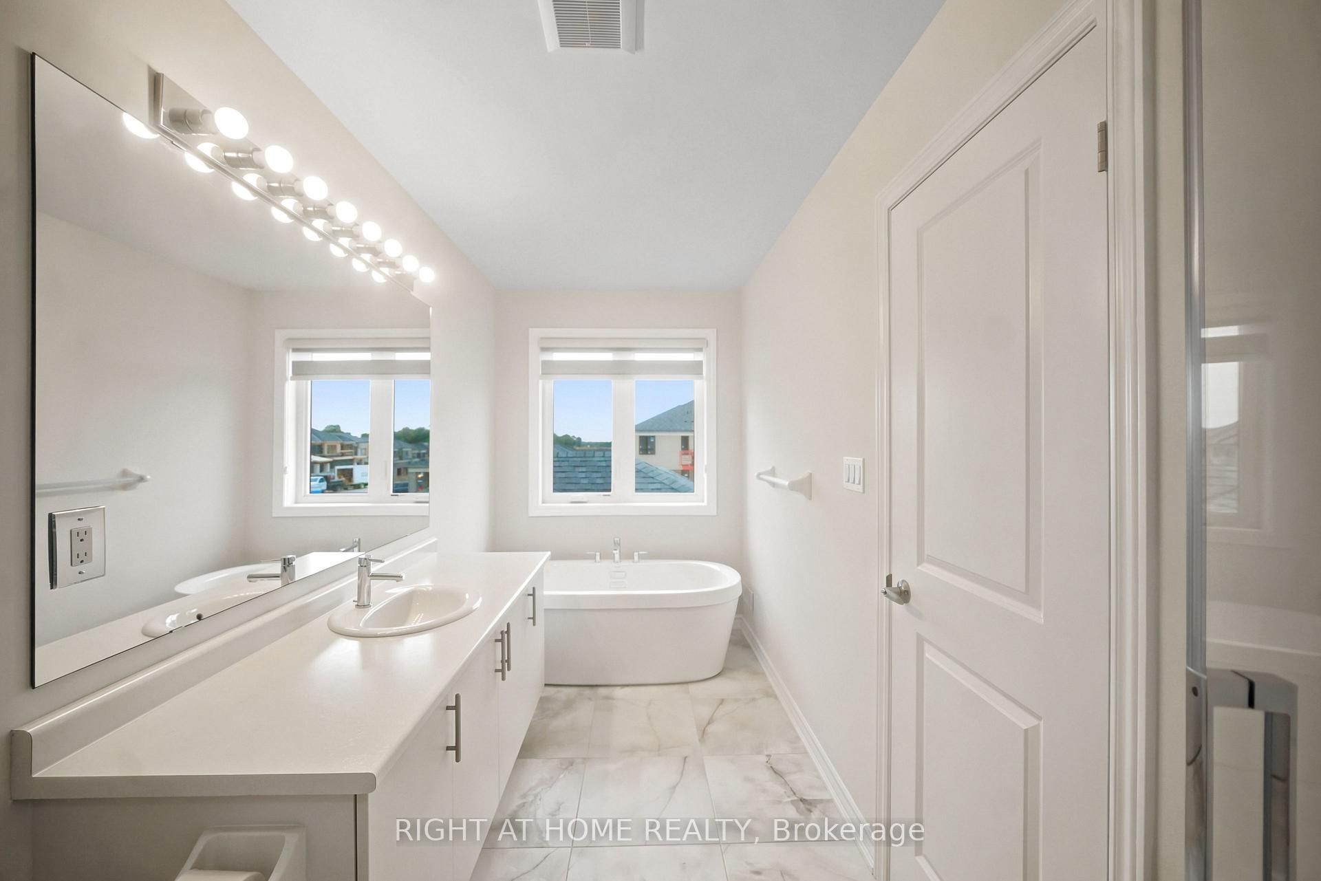 Photo 35 of 1128 Periwinkle Crescent, Woodstock, Woodstock - North — HOMEH