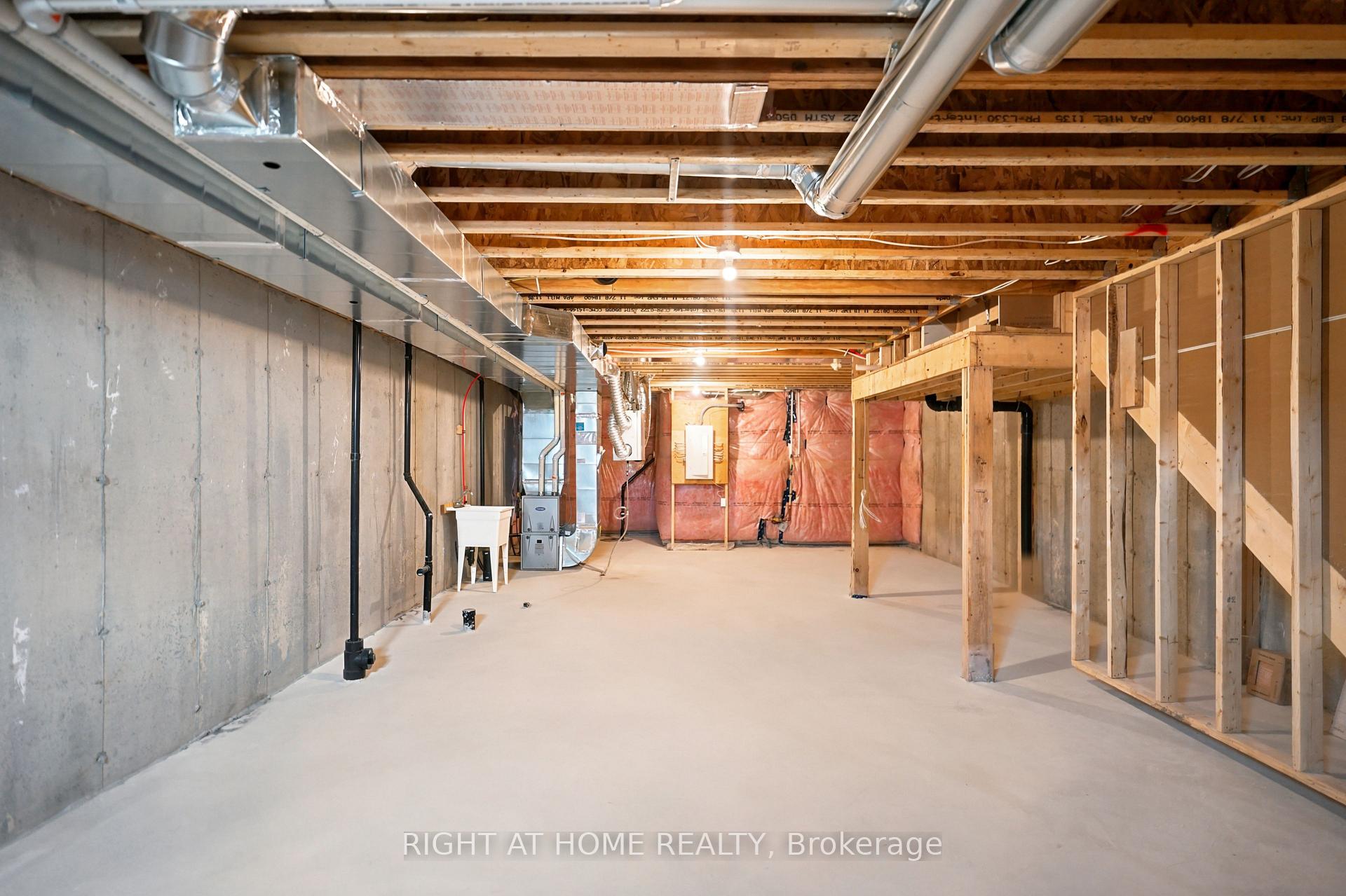 Photo 37 of 1128 Periwinkle Crescent, Woodstock, Woodstock - North — HOMEH