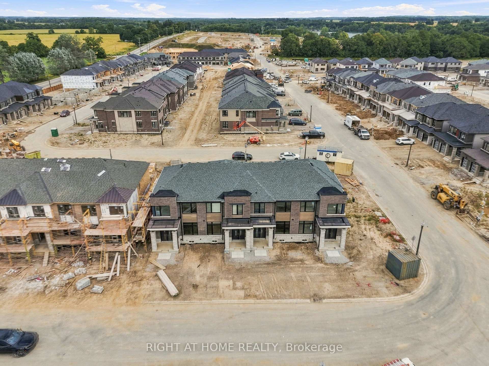 Photo 41 of 1128 Periwinkle Crescent, Woodstock, Woodstock - North — HOMEH