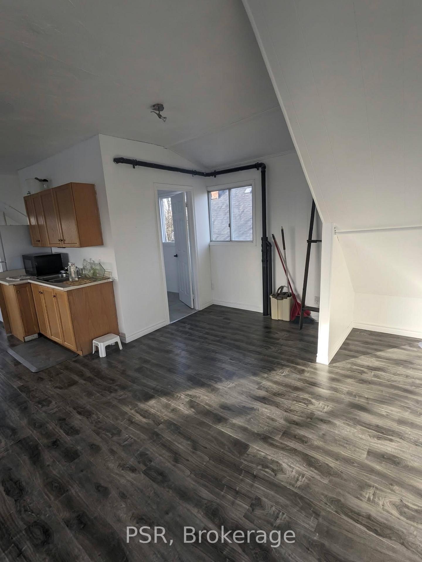 Photo 3 of 18 Sheldon Avenue N, Kitchener, King East — HOMEH