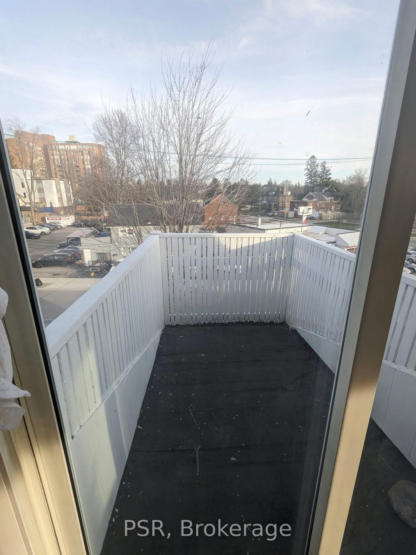 Photo 15 of 18 Sheldon Avenue N, Kitchener, King East — HOMEH