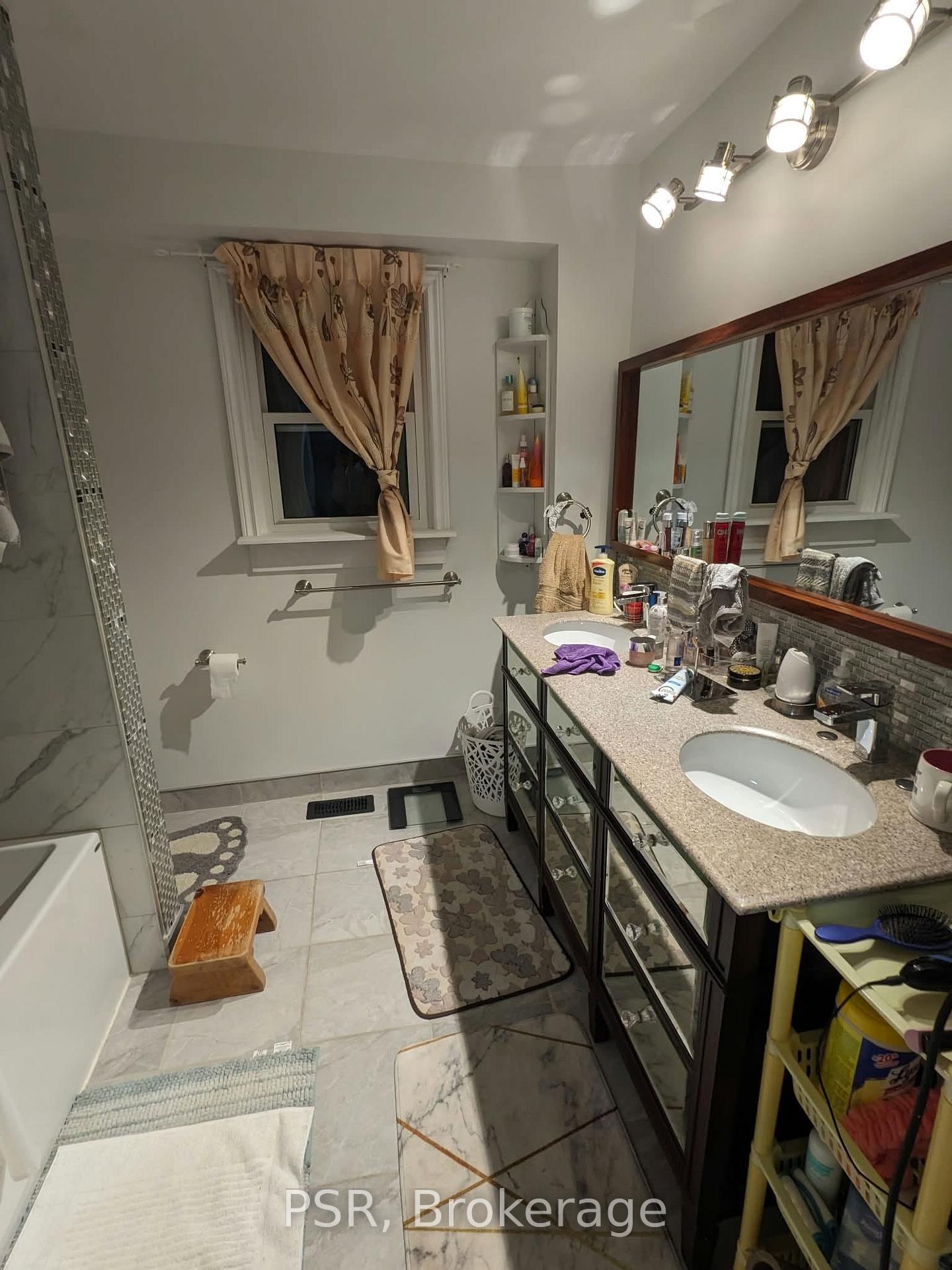 Photo 25 of 18 Sheldon Avenue N, Kitchener, King East — HOMEH