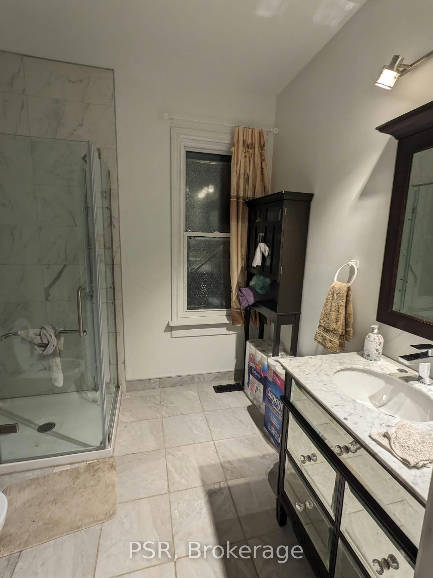 Photo 27 of 18 Sheldon Avenue N, Kitchener, King East — HOMEH